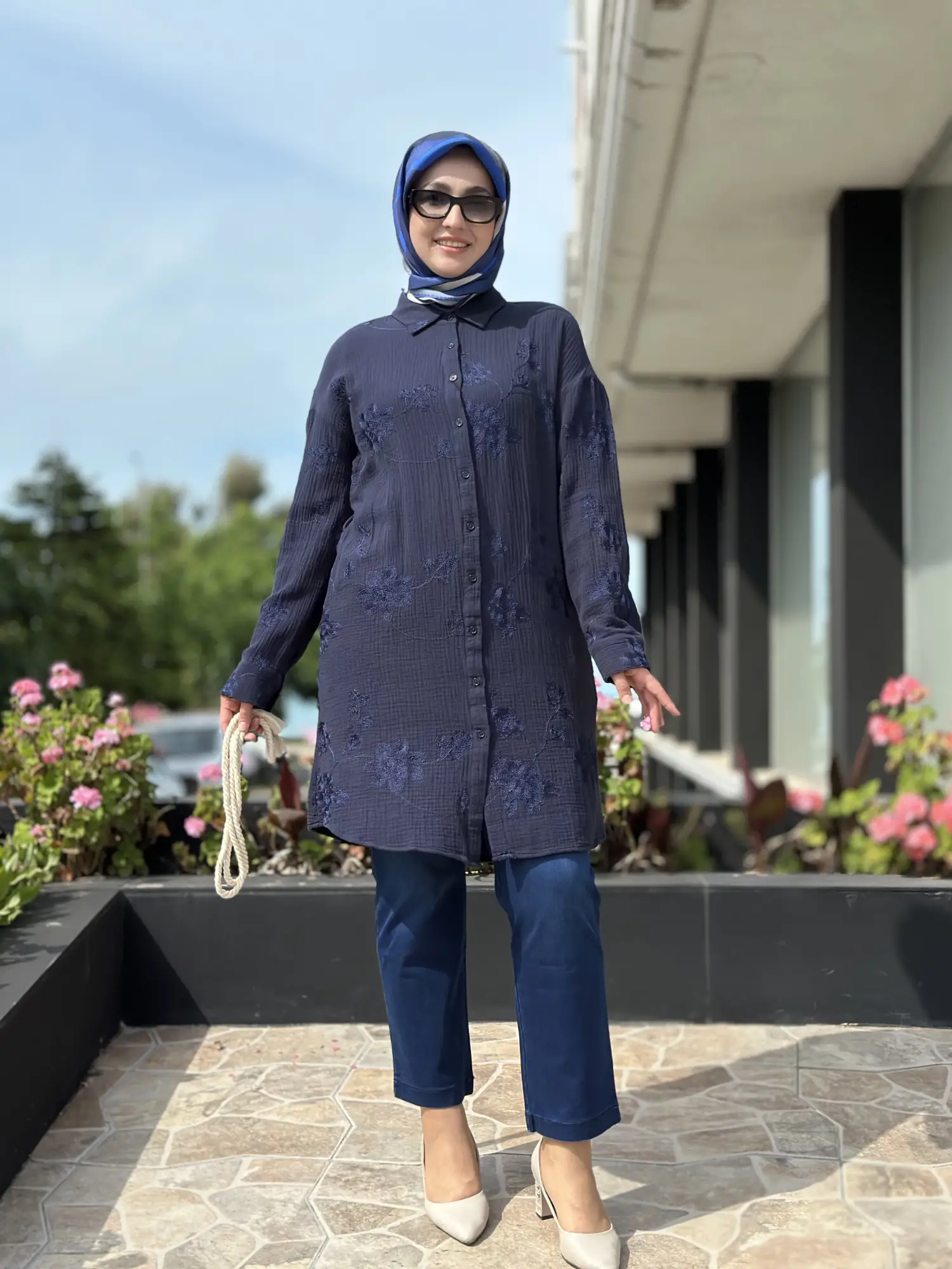 Kayra Nakış Ve Kemer Detaylı Gömlek KA21063