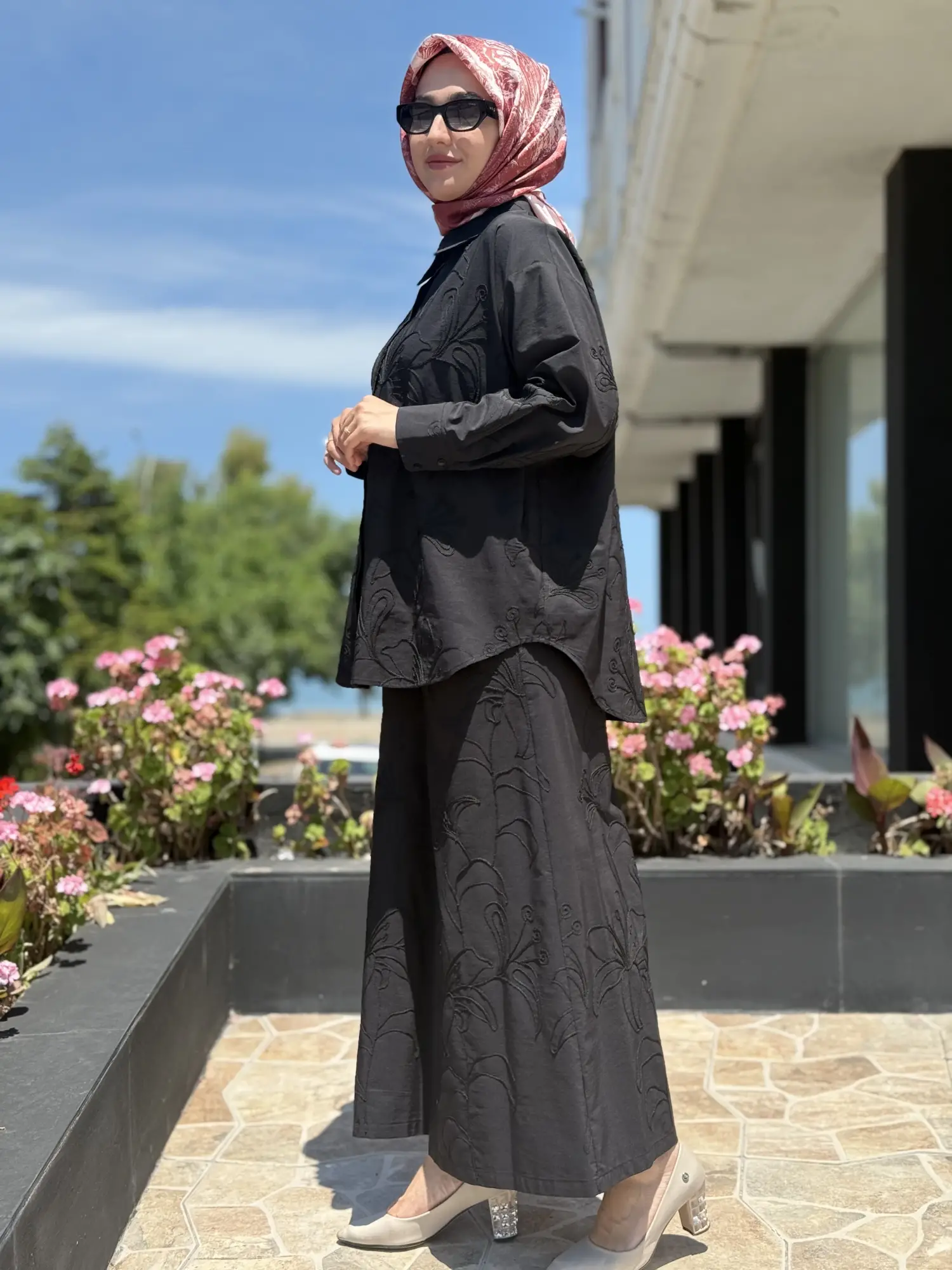 Kahma Nakış Detaylı Geniş Paça Pantolon