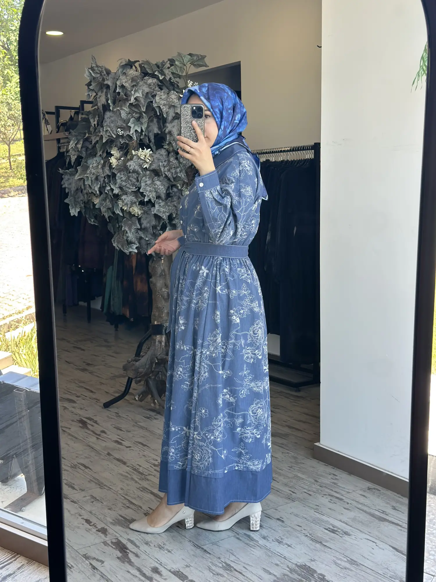 Clande Çiçek Nakış Desenli Denim Elbise