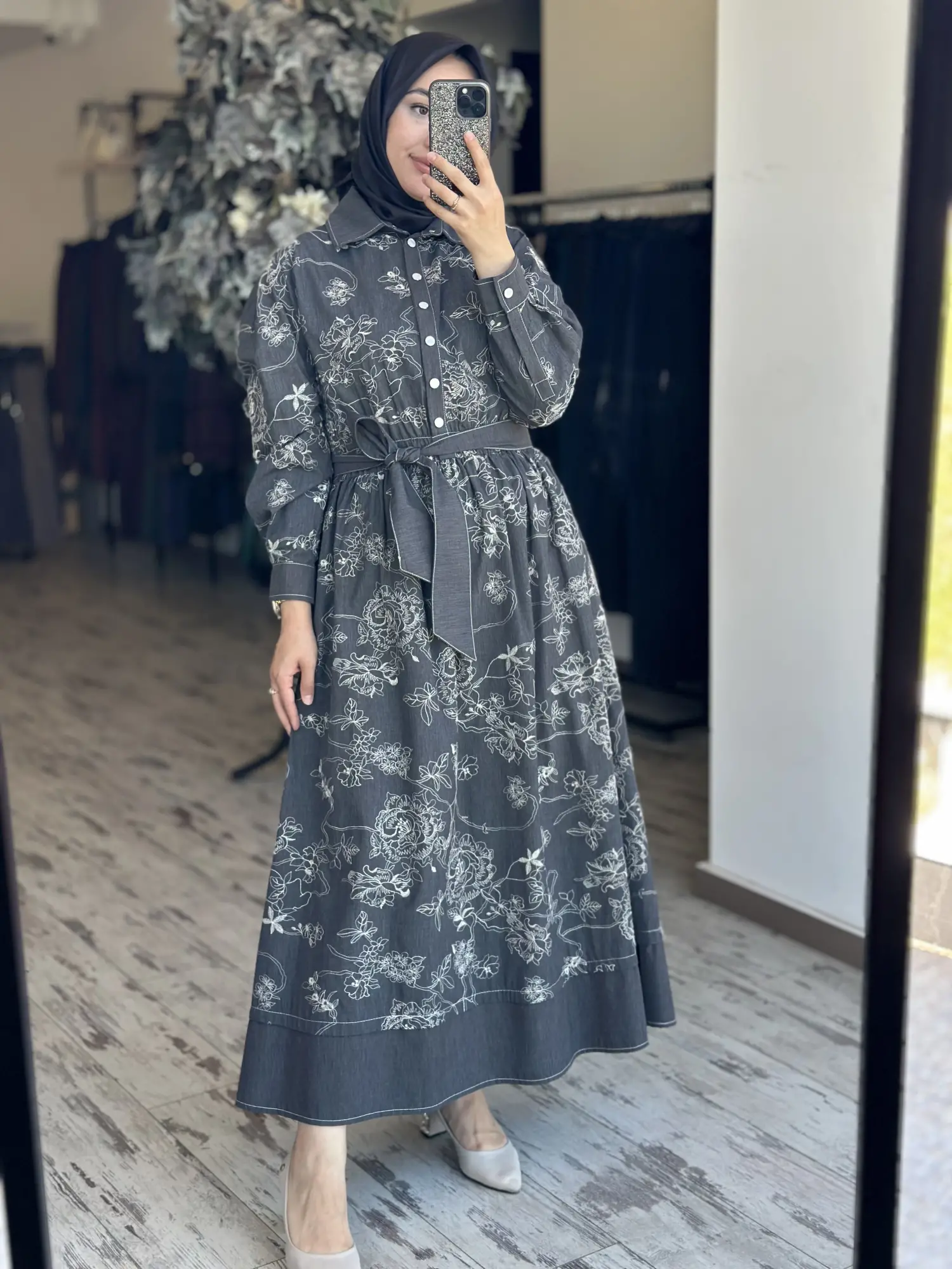 Clande Çiçek Nakış Desenli Denim Elbise