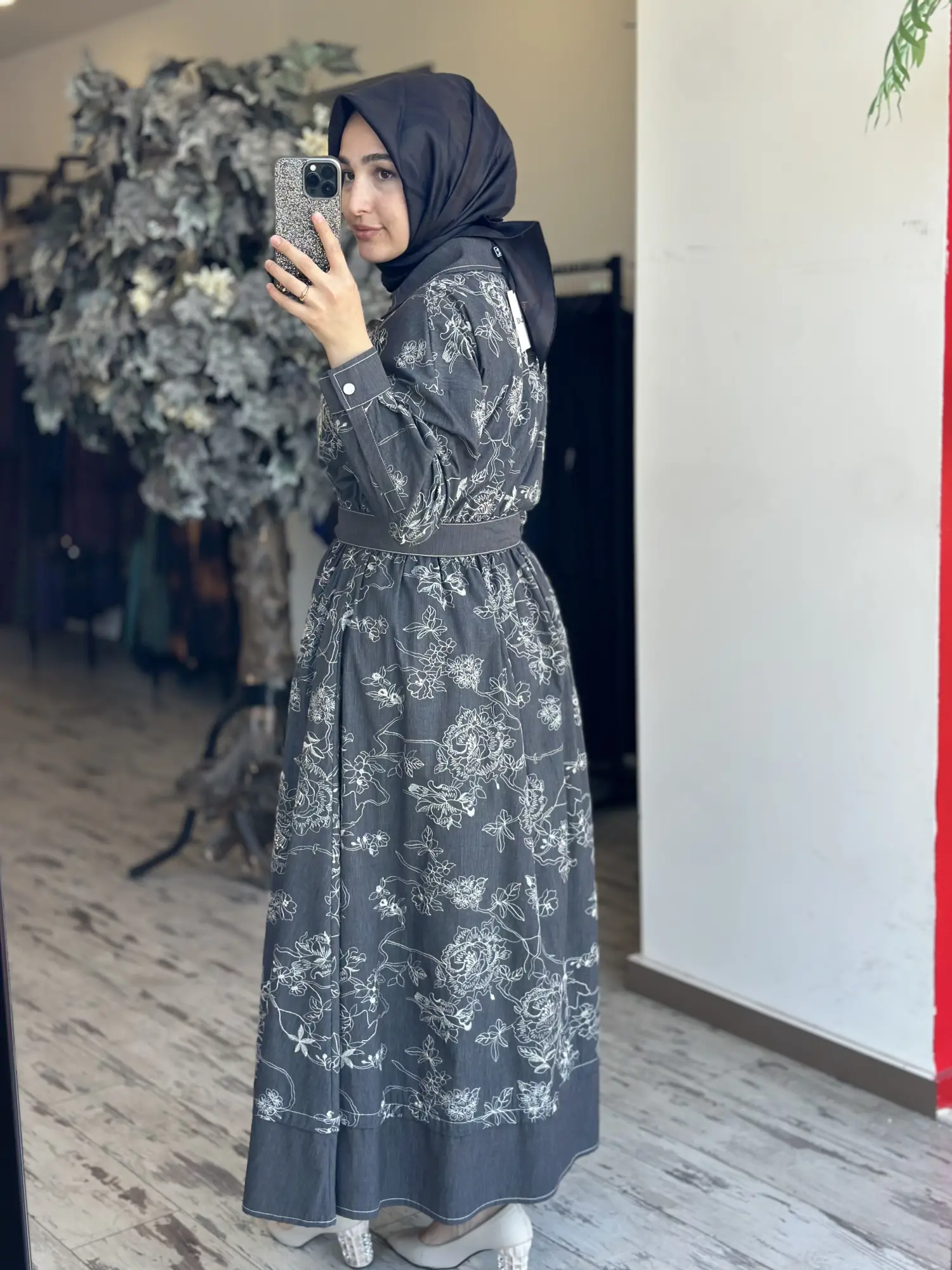 Clande Çiçek Nakış Desenli Denim Elbise