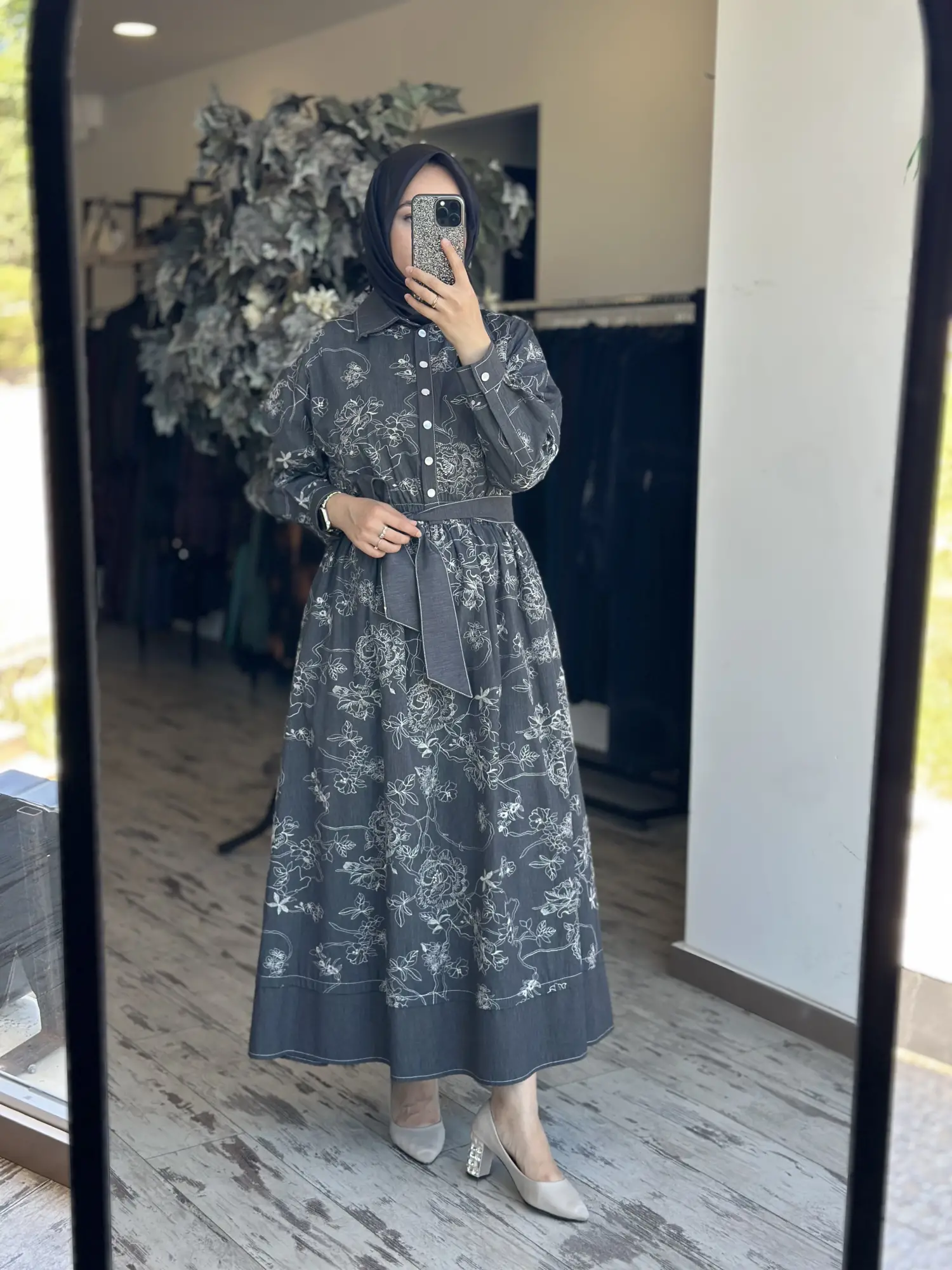 Clande Çiçek Nakış Desenli Denim Elbise