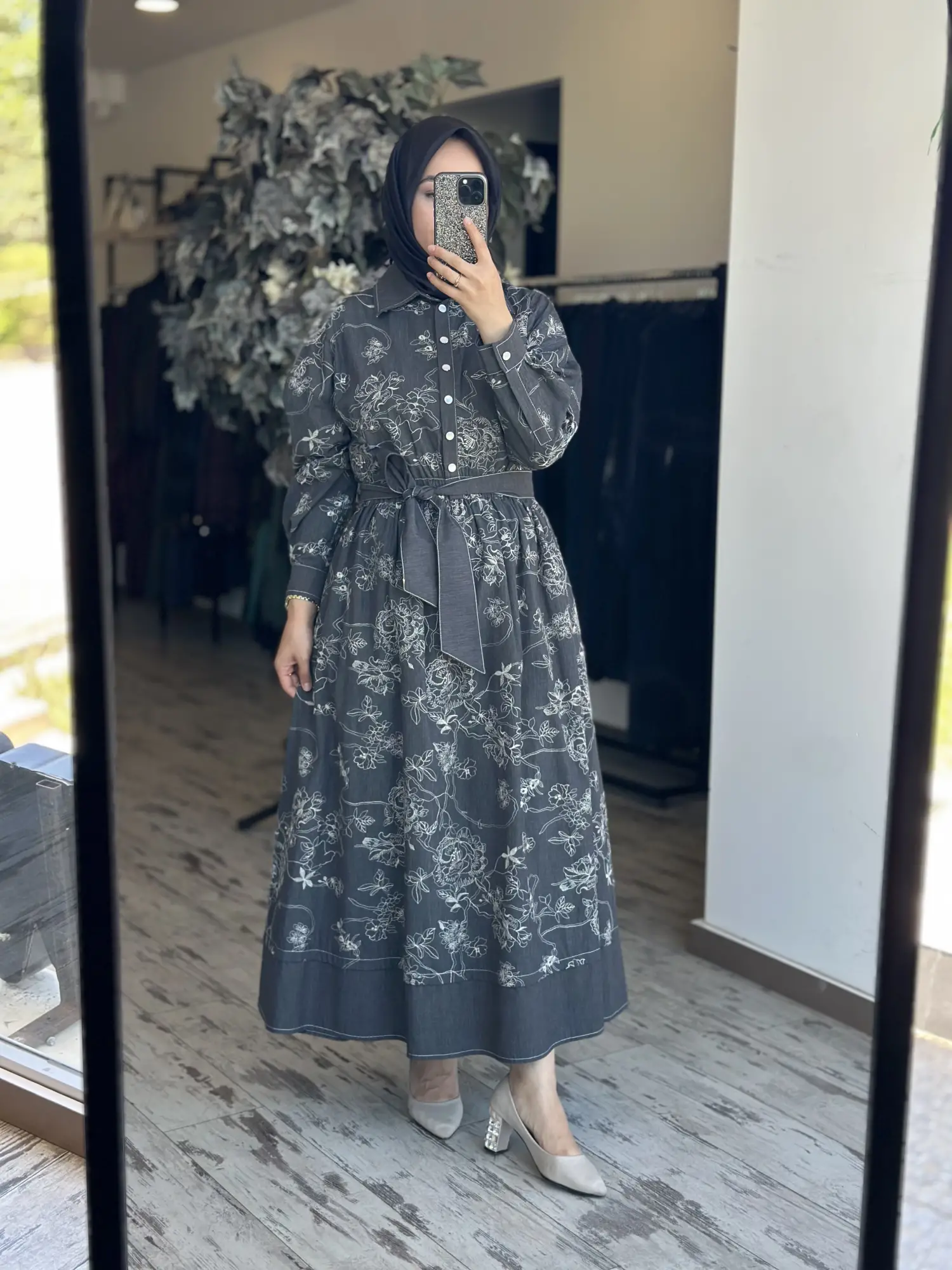 Clande Çiçek Nakış Desenli Denim Elbise