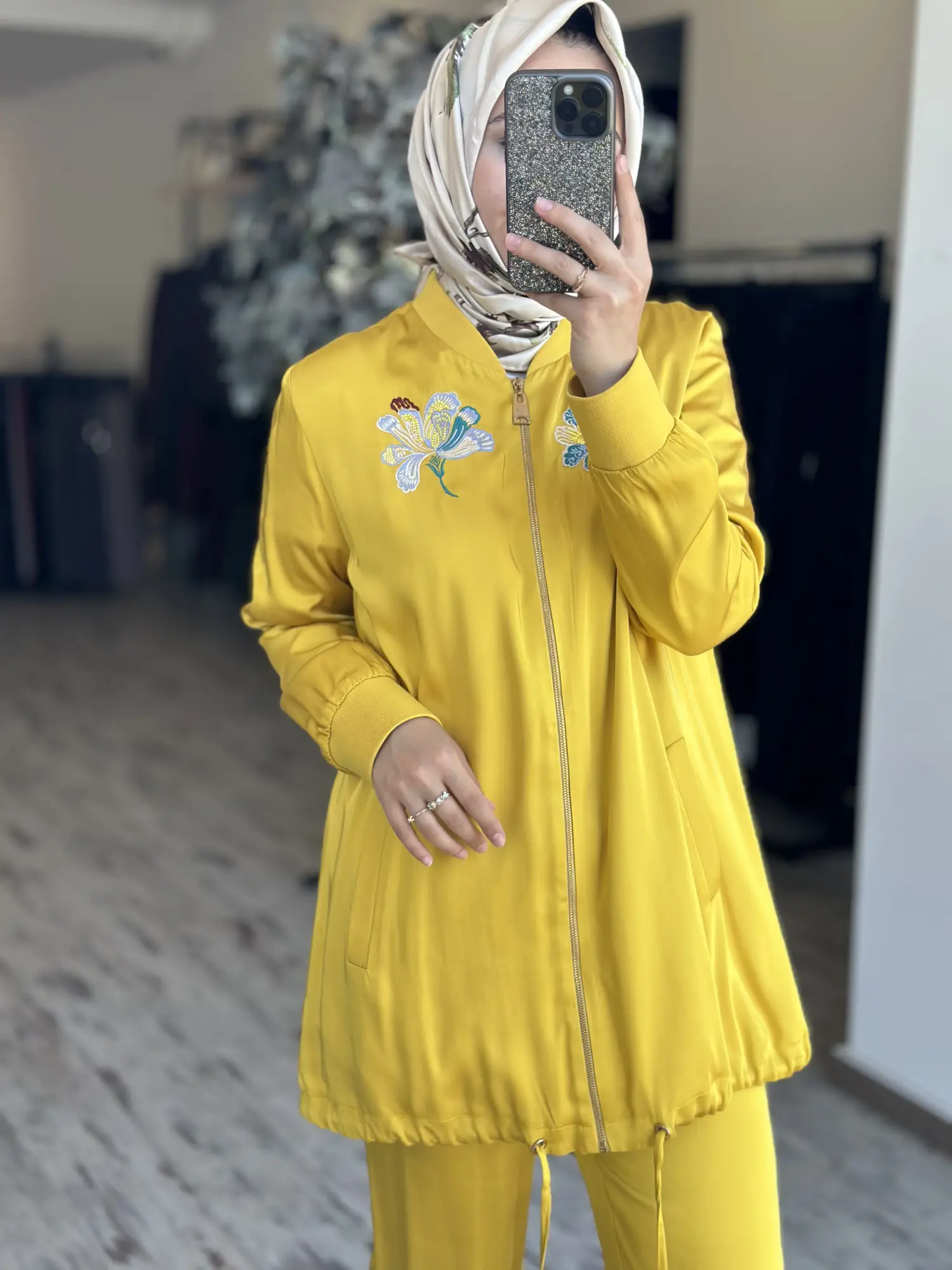 Lisa Sırtı Ve Göğsü İşlemeli Ceket  Pantolon Takım 3026