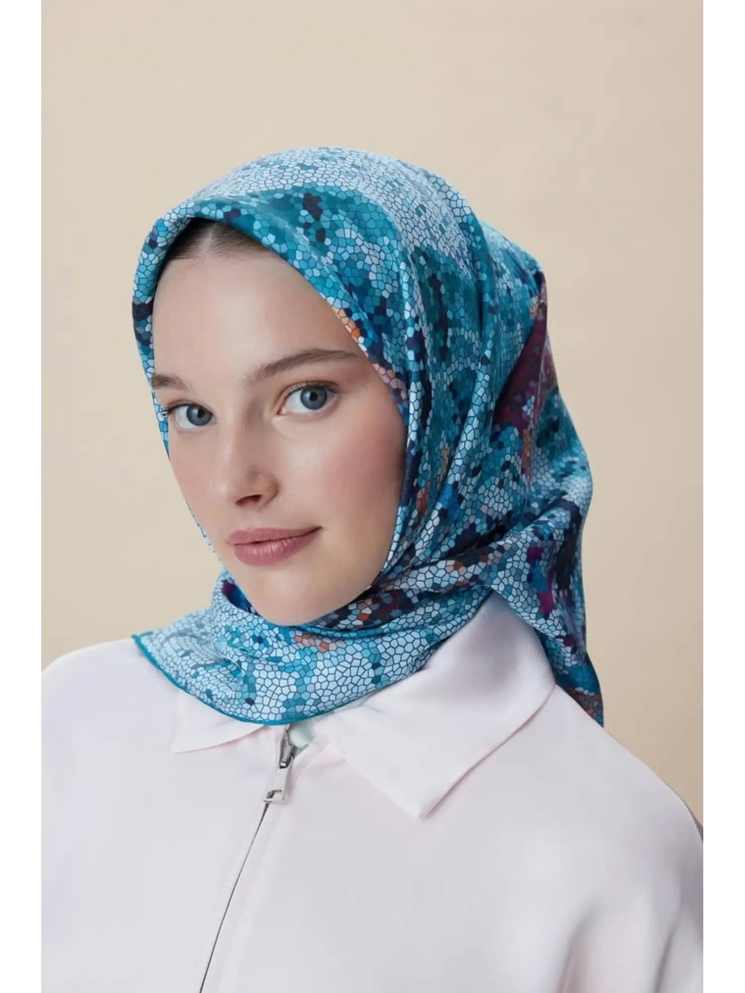 Maisa Su Masalı Çift Taraflı 90X90 Twil İpek Eşarp