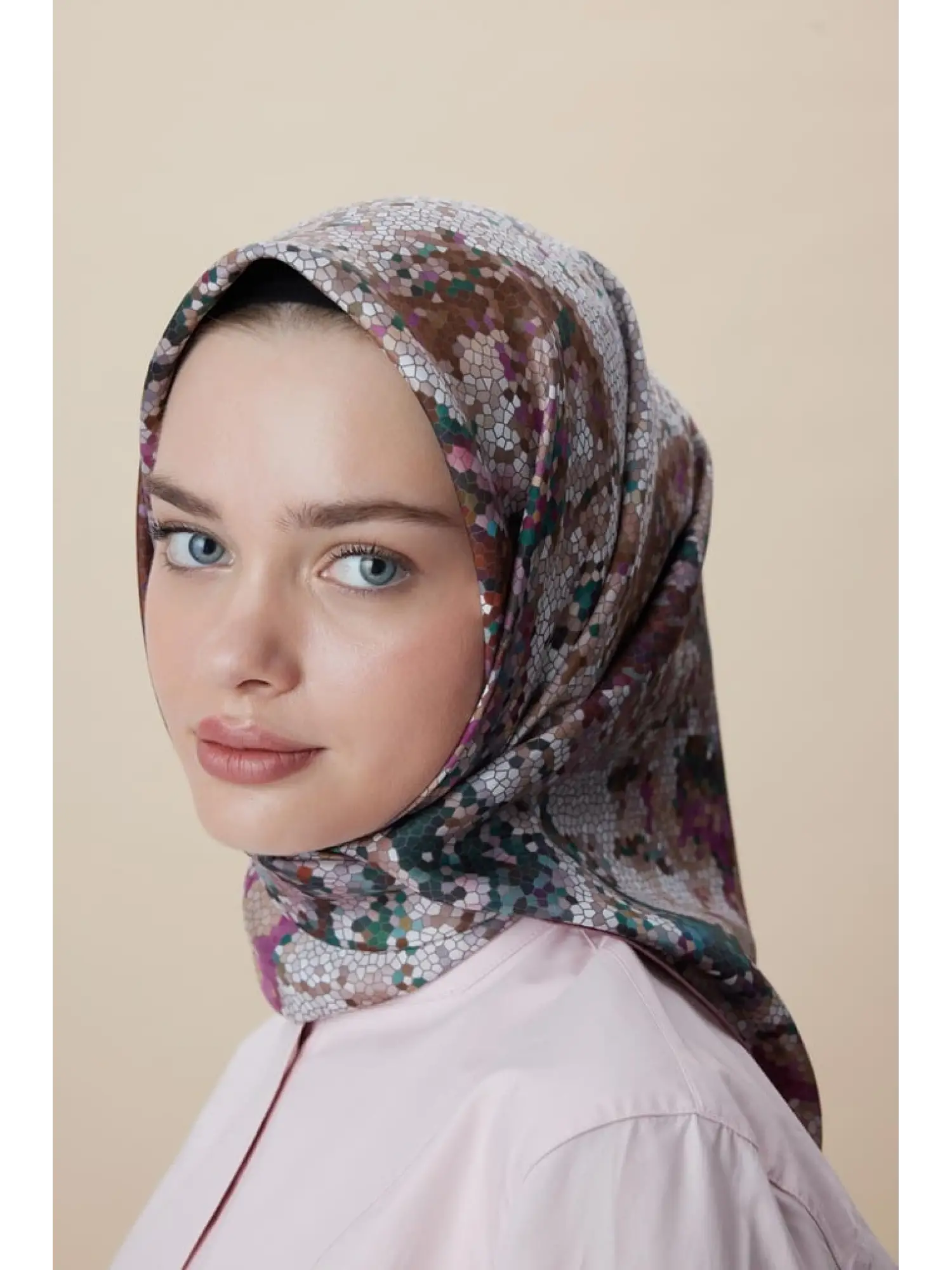 Maisa Su Masalı Çift Taraflı 90X90 Twil İpek Eşarp