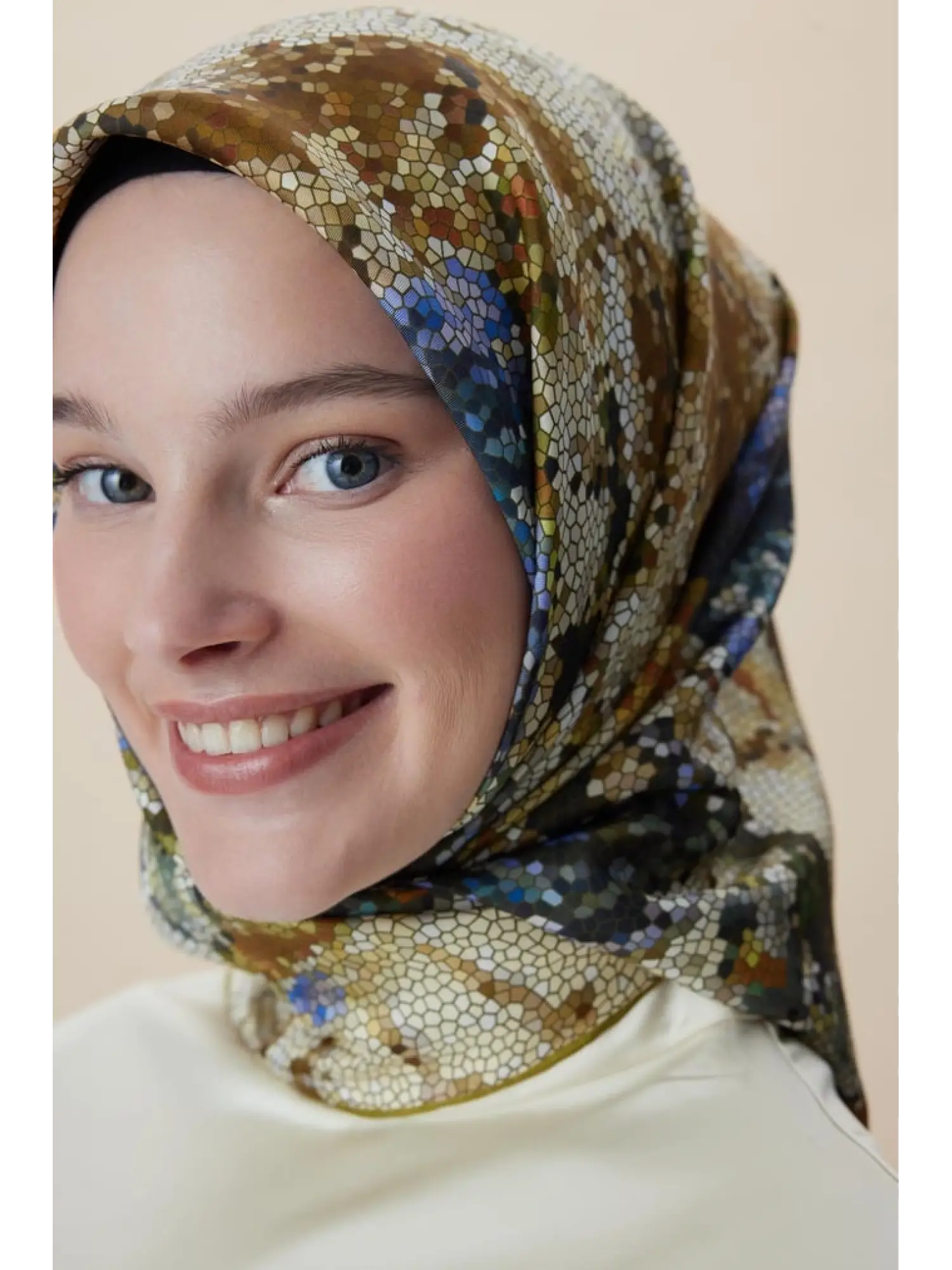 Maisa Su Masalı Çift Taraflı 90X90 Twil İpek Eşarp