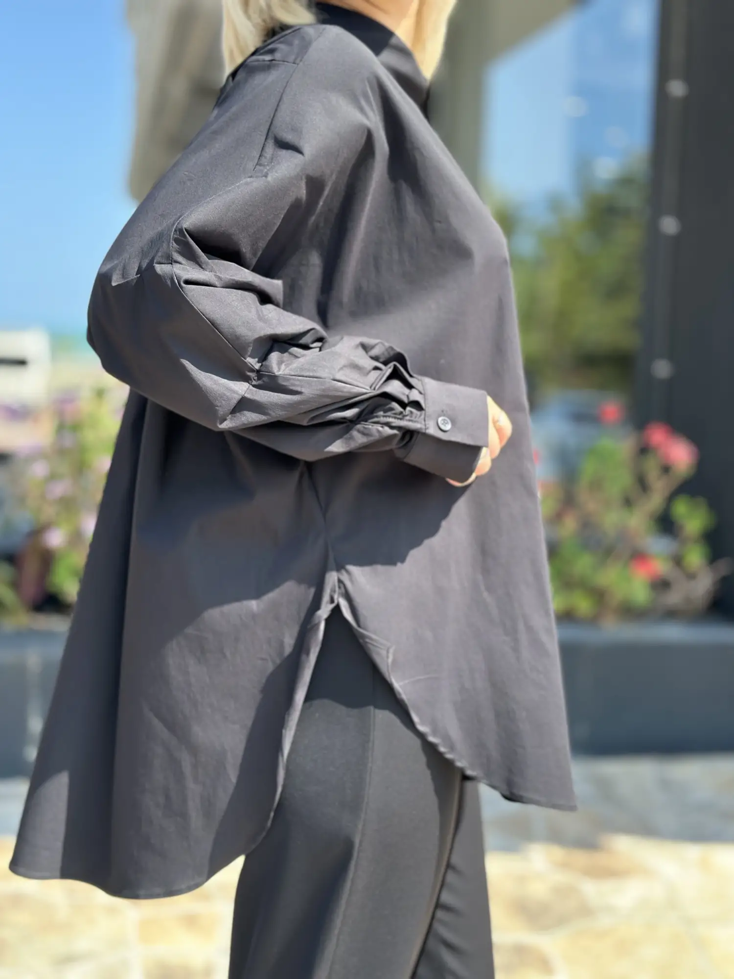 Almarwah Yaka ve Kol Detaylı Asimetrik Poplin Gömlek 101024