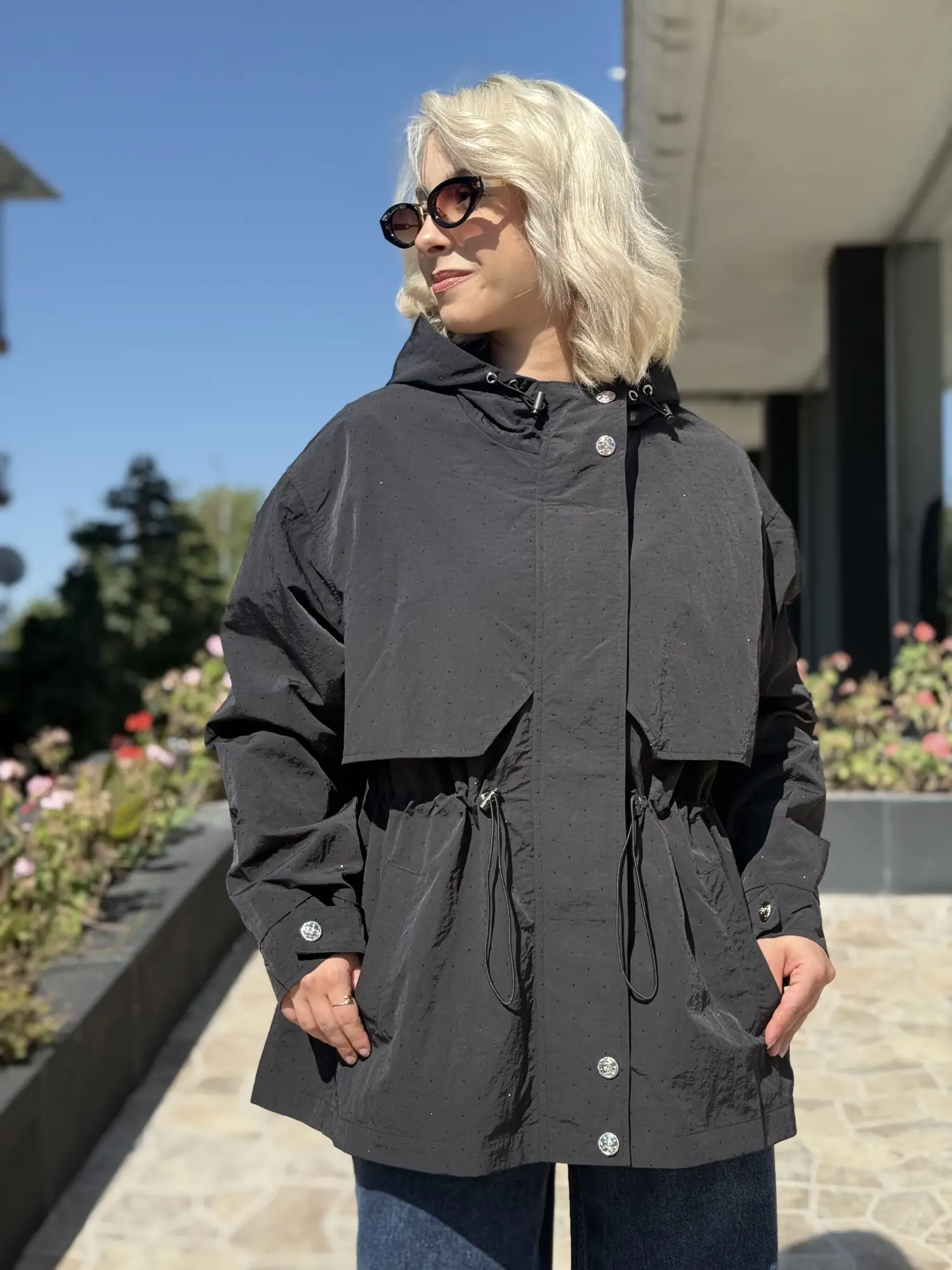 Ghisa Rüzgarlık Detaylı Taş Baskılı Kapüşonlu Kap G6589