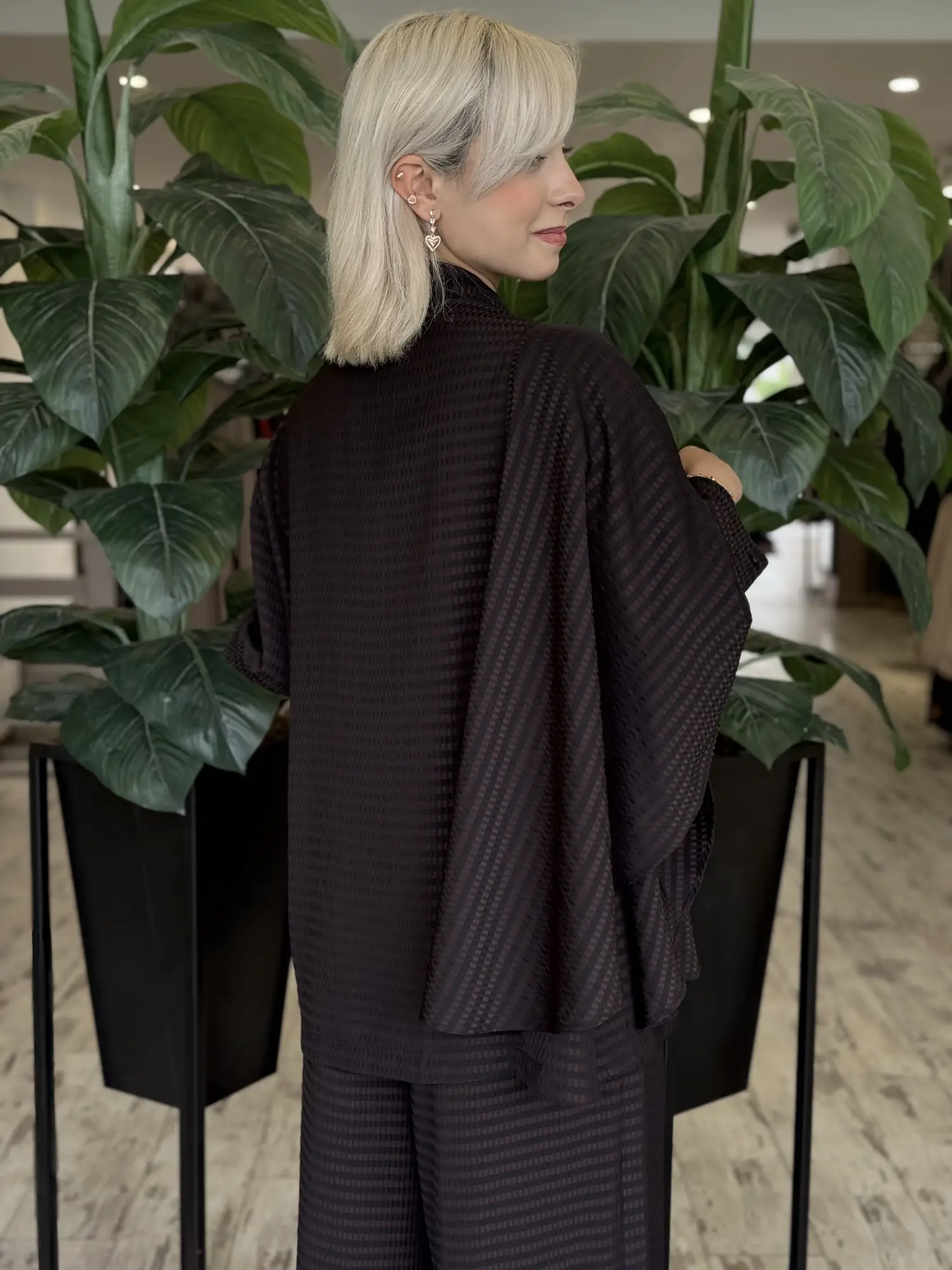 QooQ Store Desenli Pelerin Detaylı Şal Bağlamalı Ceket Pantolon Takım 27FW201