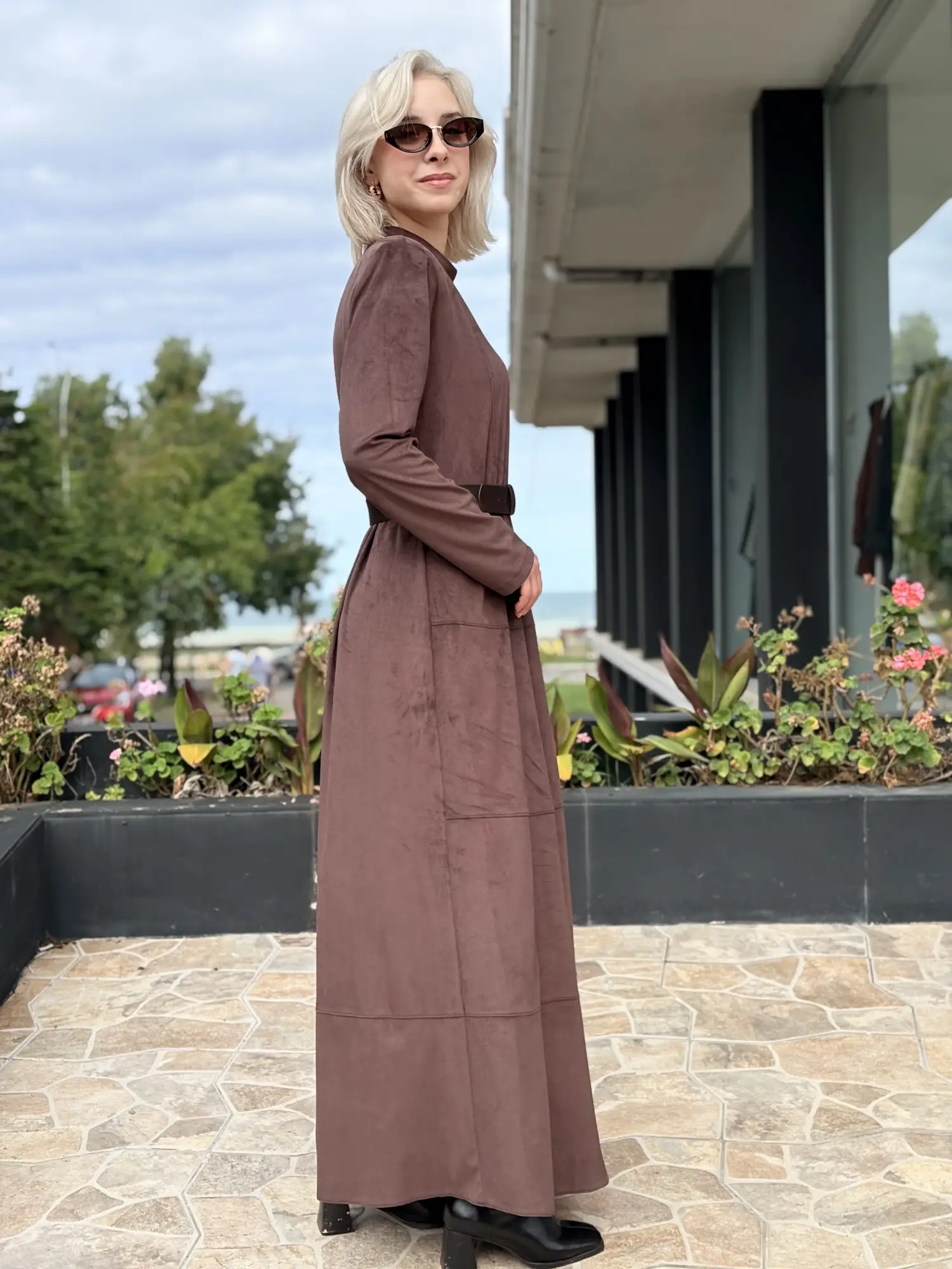 Almarwah Seyyar Kemerli Dikiş Detaylı Süet Elbise 303948