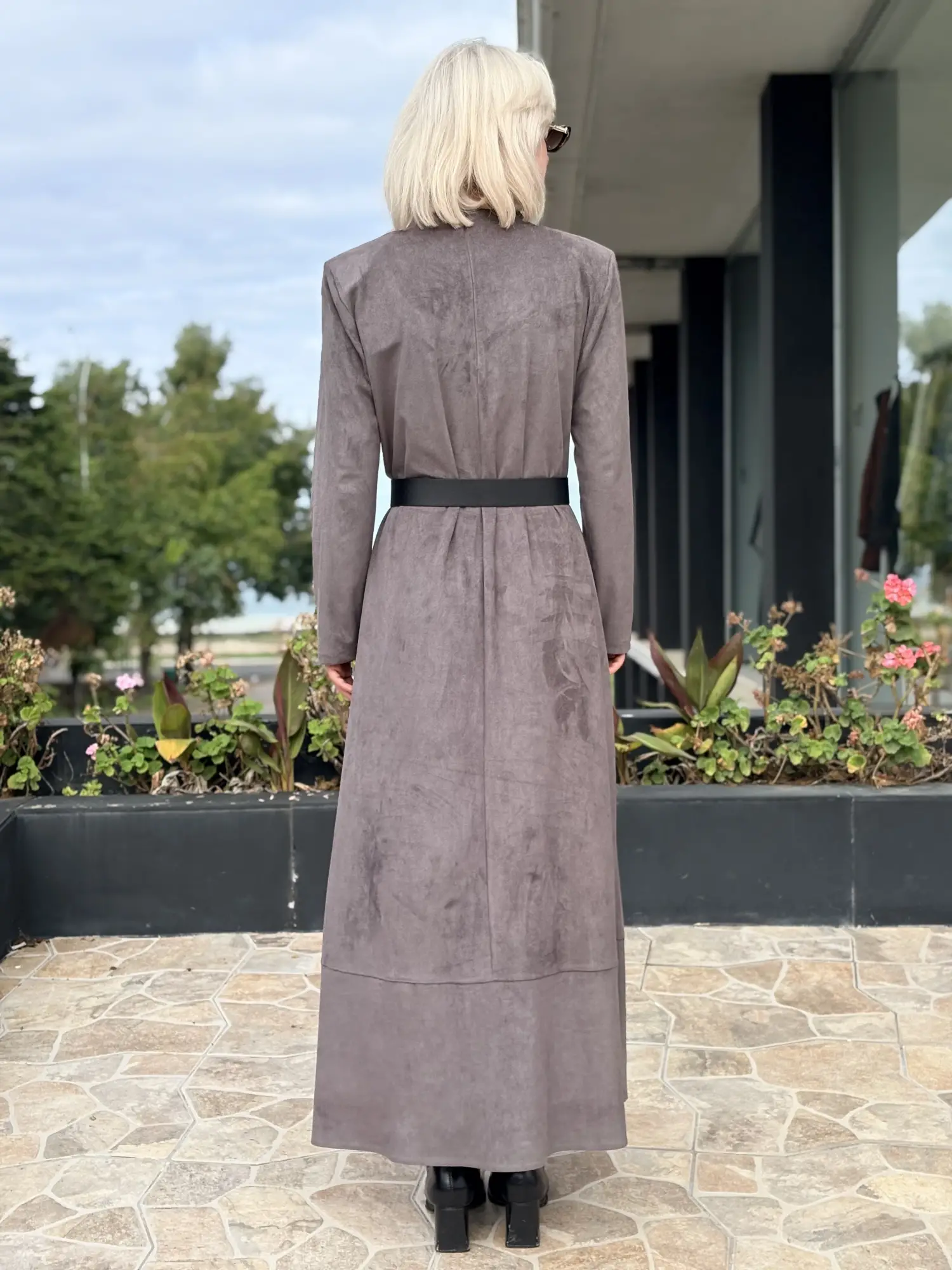 Almarwah Seyyar Kemerli Dikiş Detaylı Süet Elbise 303948