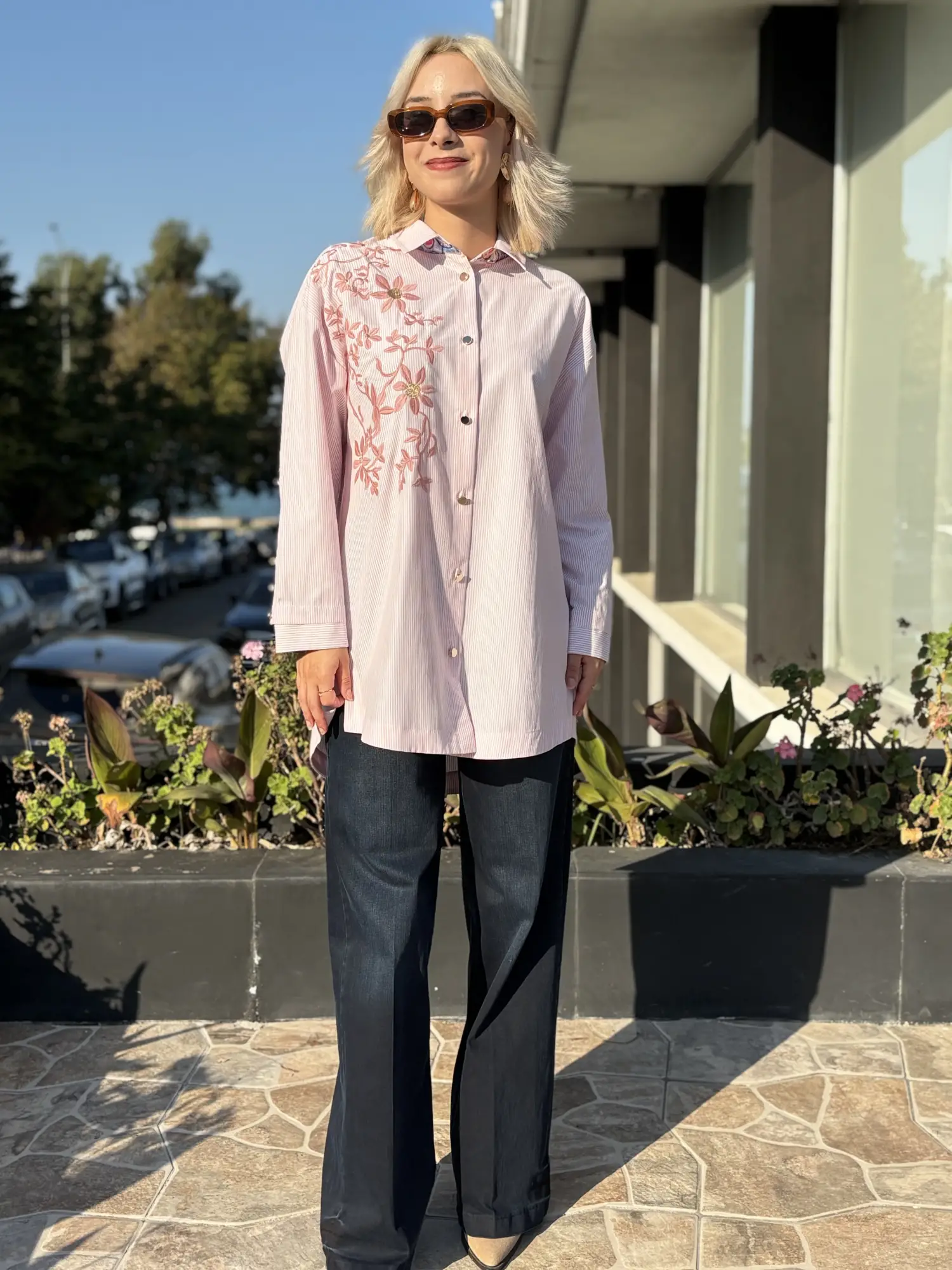 Ghisa Yakası ve Göğsü Nakışlı Çizgili Gömlek G4522