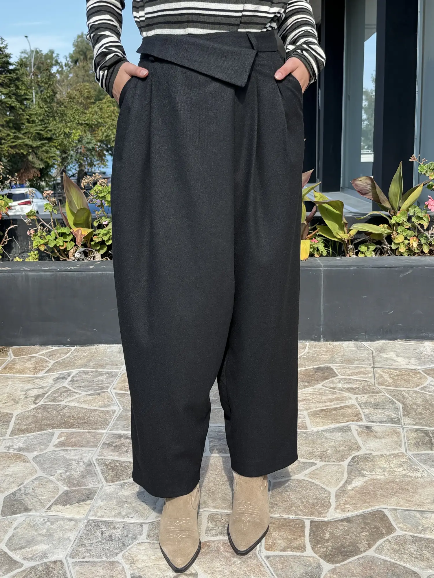 QooQ Store Önü Pile Detaylı Anvelop Pantolon 27FW303