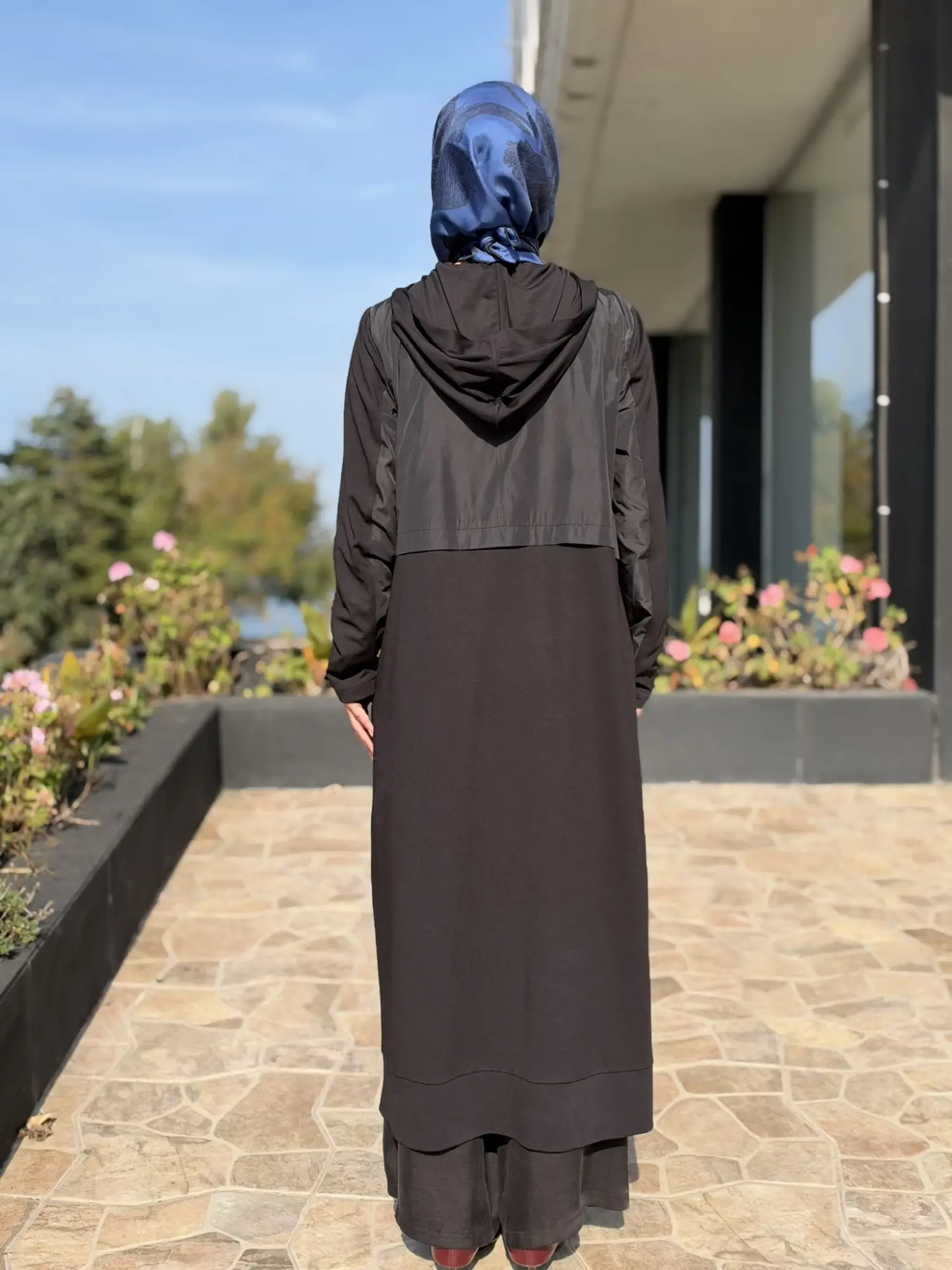 Almarwah Teknik Kumaş Detaylı Fermuarlı Kapüşonlu Kap 405053