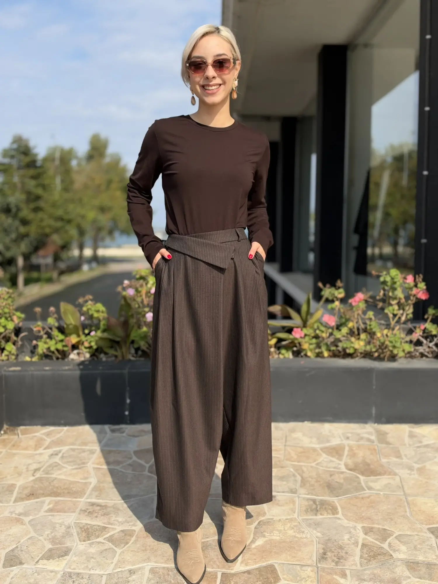 QooQ Store Önü Pile Detaylı Anvelop Çizgili Pantolon 27FW303Ç