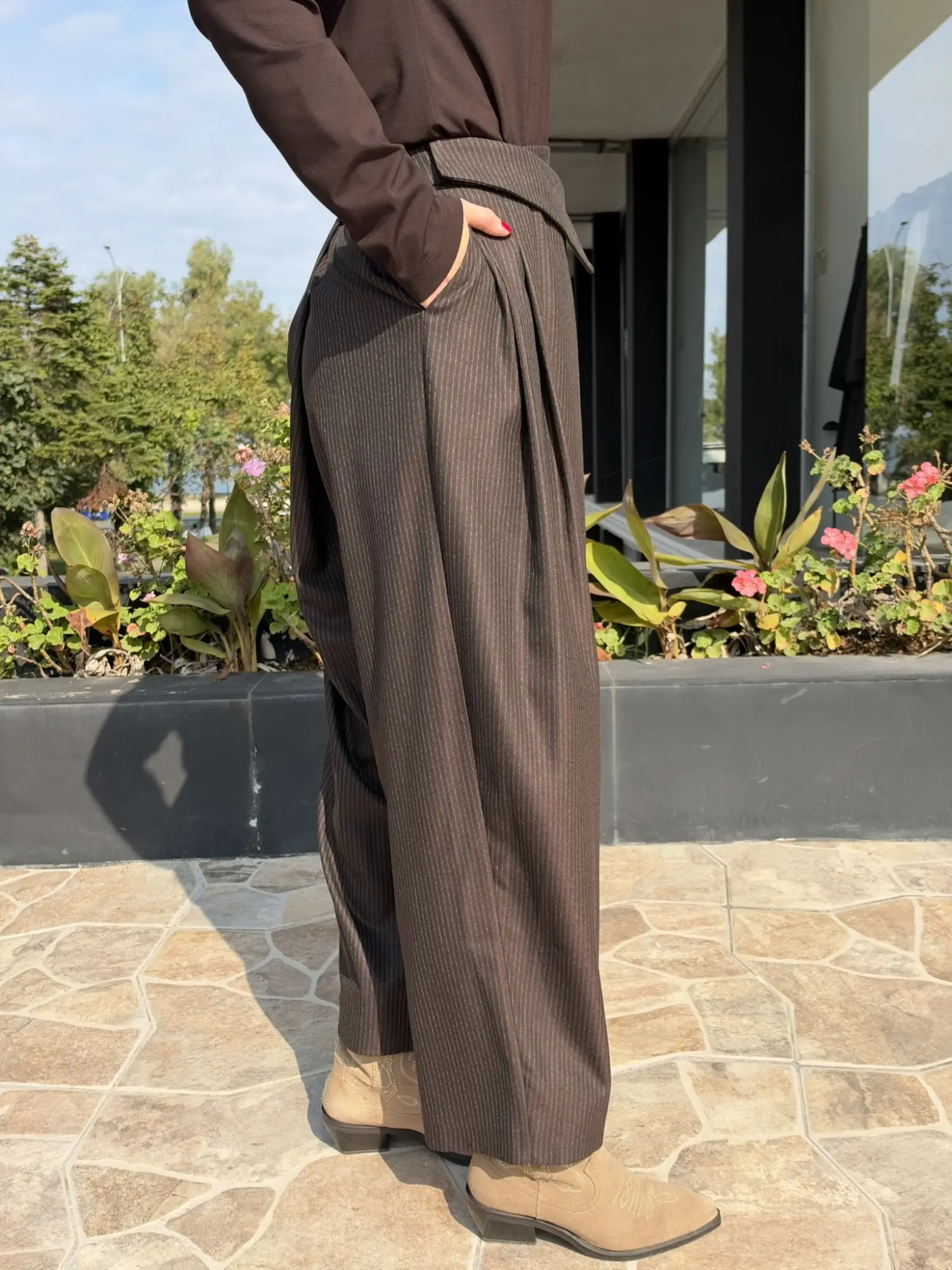 QooQ Store Önü Pile Detaylı Anvelop Çizgili Pantolon 27FW303Ç