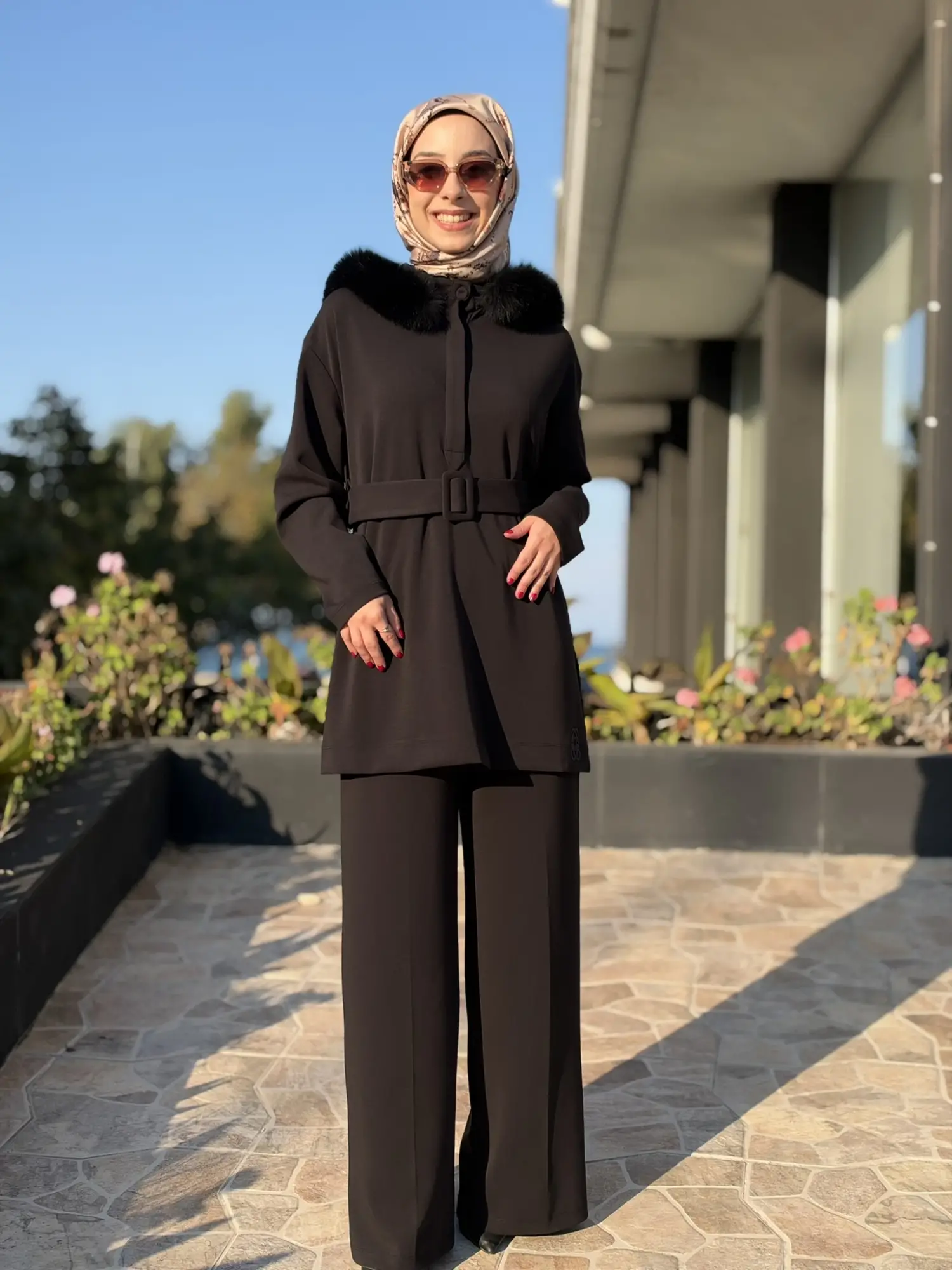 Qupra Kürk Kapüşonlu Rüzgarlık Ve Kemer Detaylı Tunik Pantolon Takım WAF2242