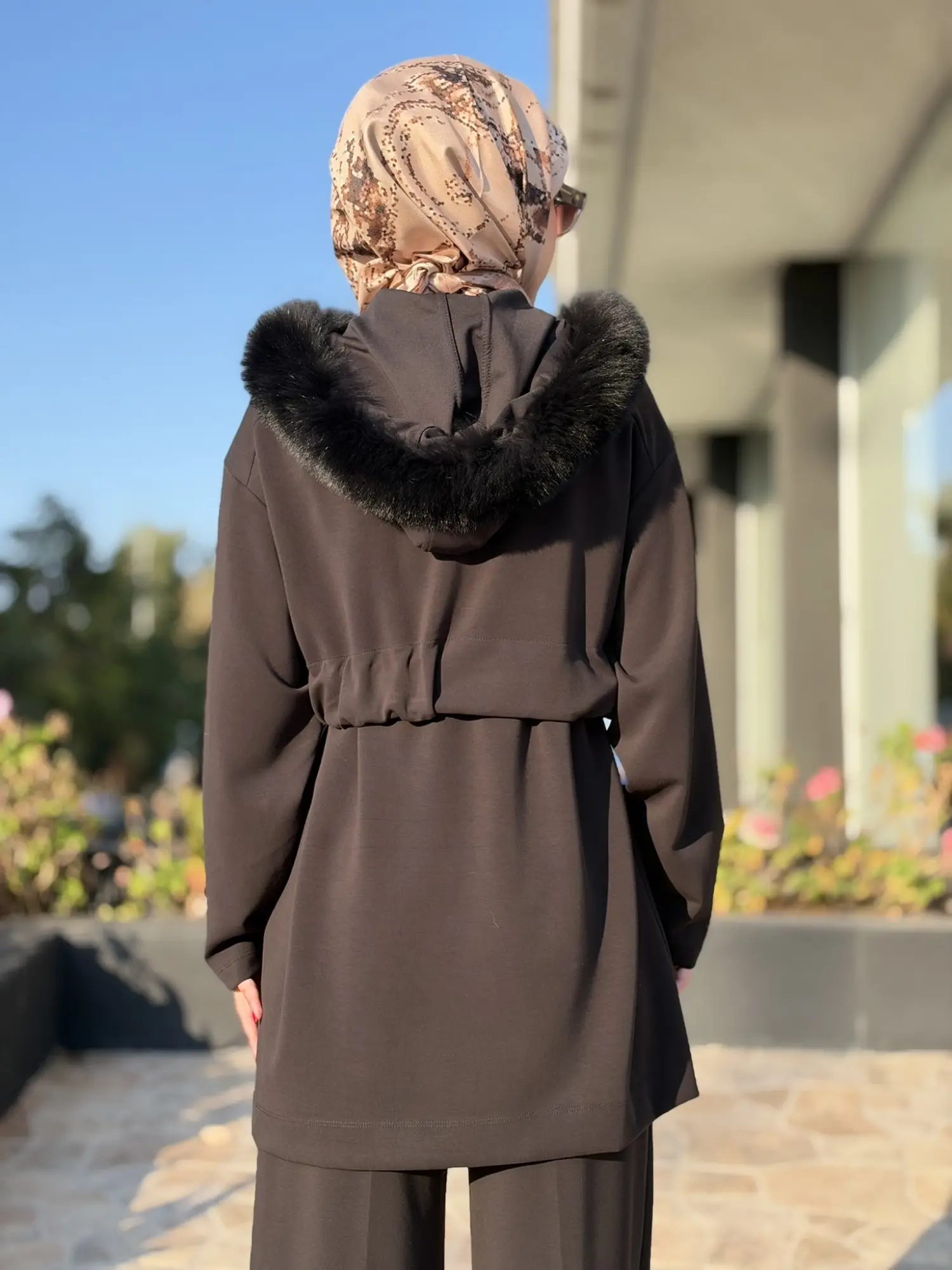 Qupra Kürk Kapüşonlu Rüzgarlık Ve Kemer Detaylı Tunik Pantolon Takım WAF2242
