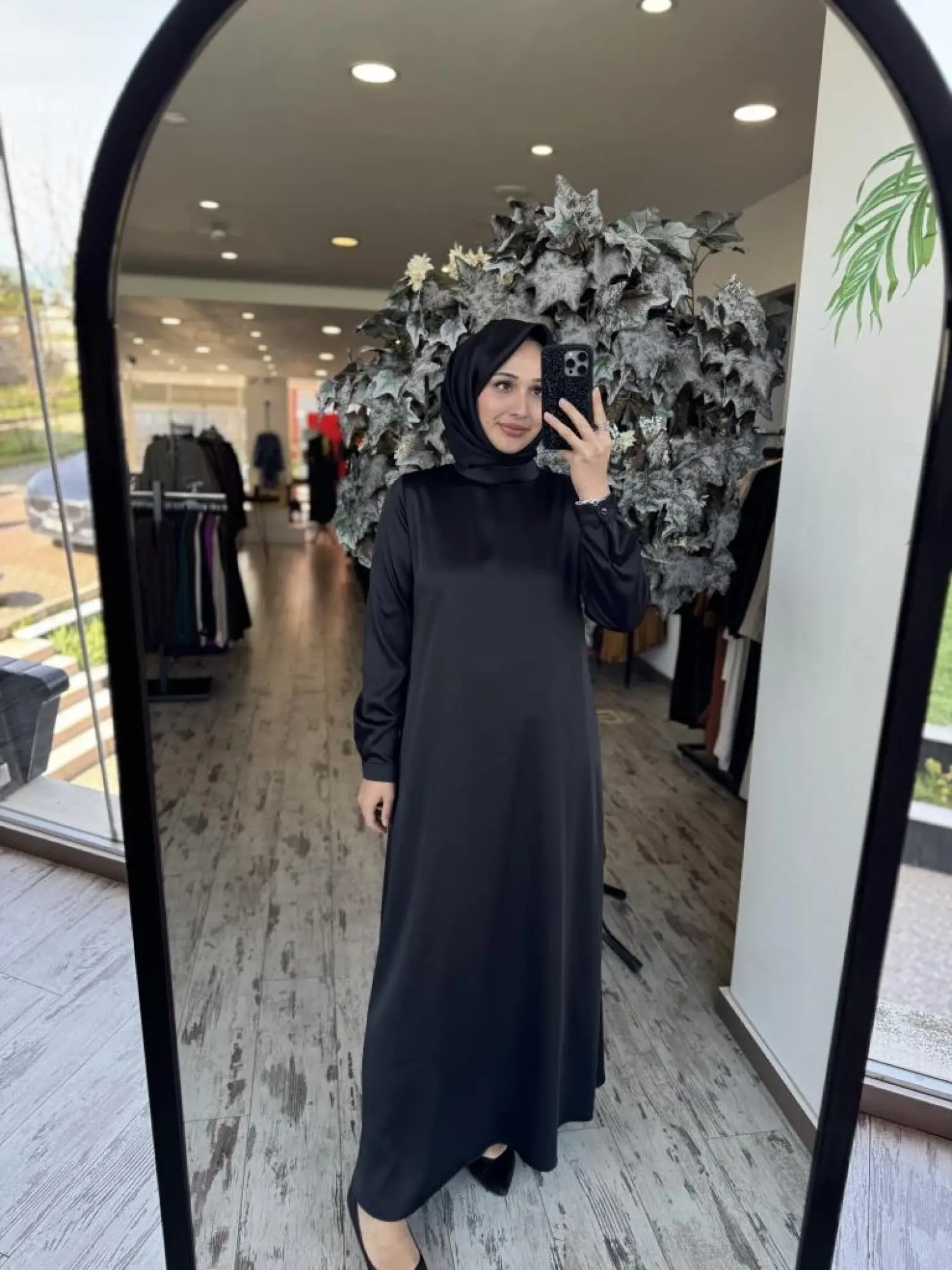 Almarwah İpek Saten Sade Siyah Elbise 90489