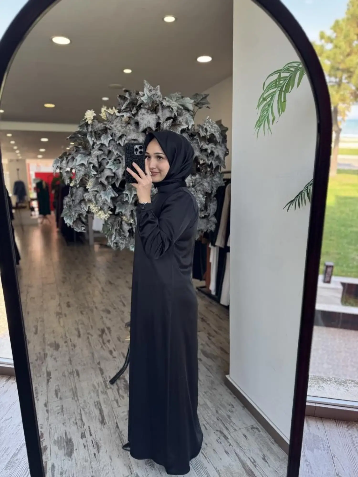 Almarwah İpek Saten Sade Siyah Elbise 90489