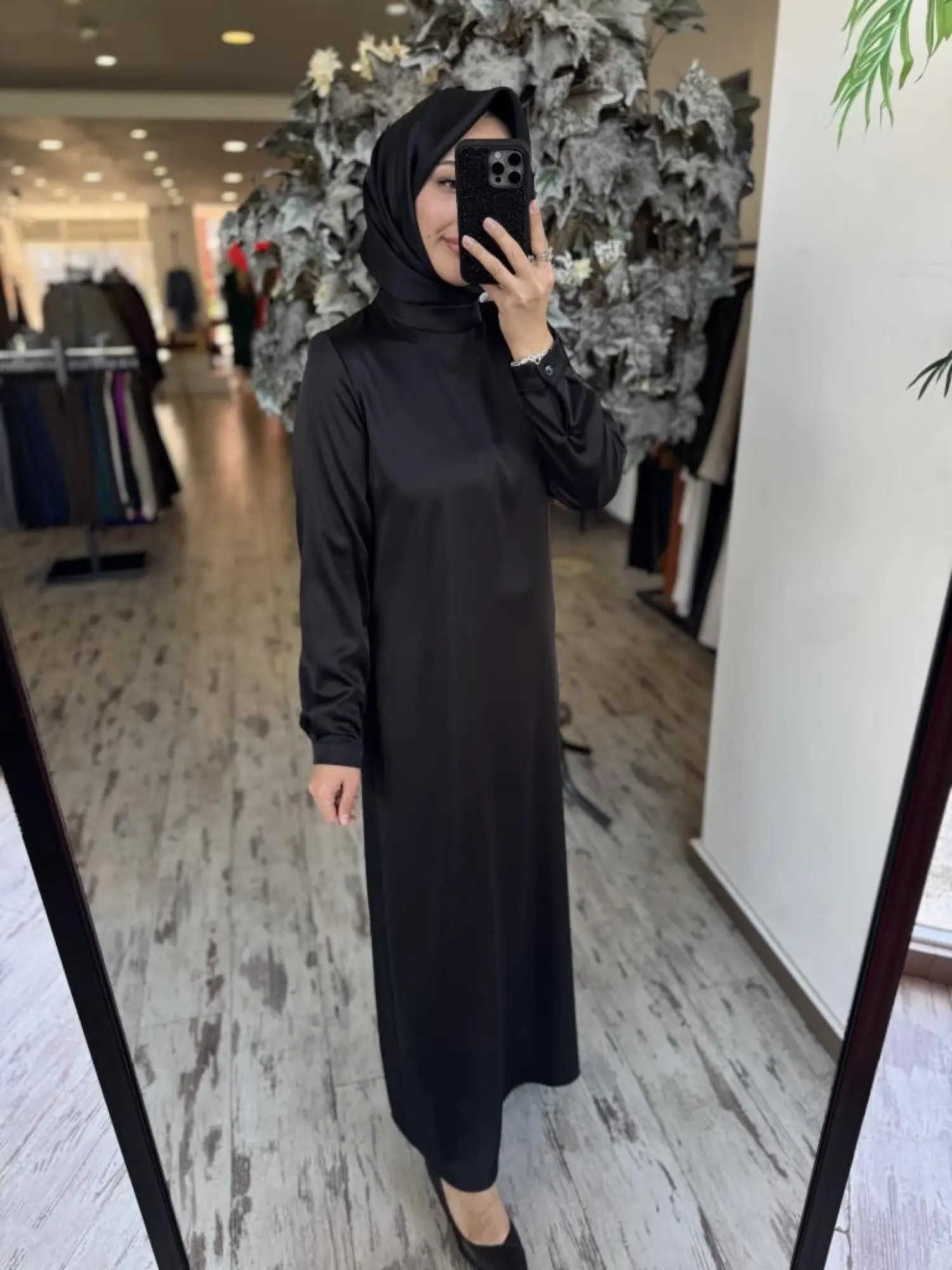 Almarwah İpek Saten Sade Siyah Elbise 90489