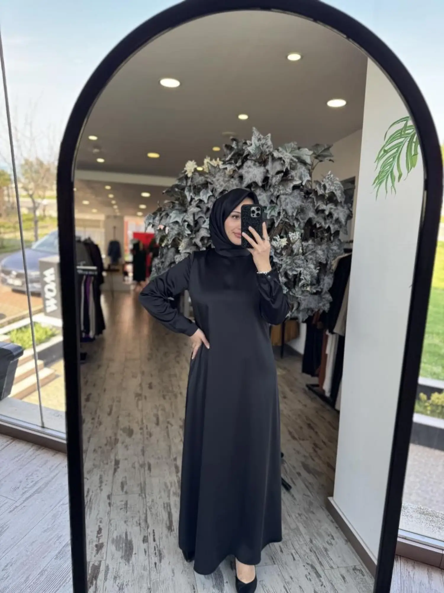 Almarwah İpek Saten Sade Siyah Elbise 90489