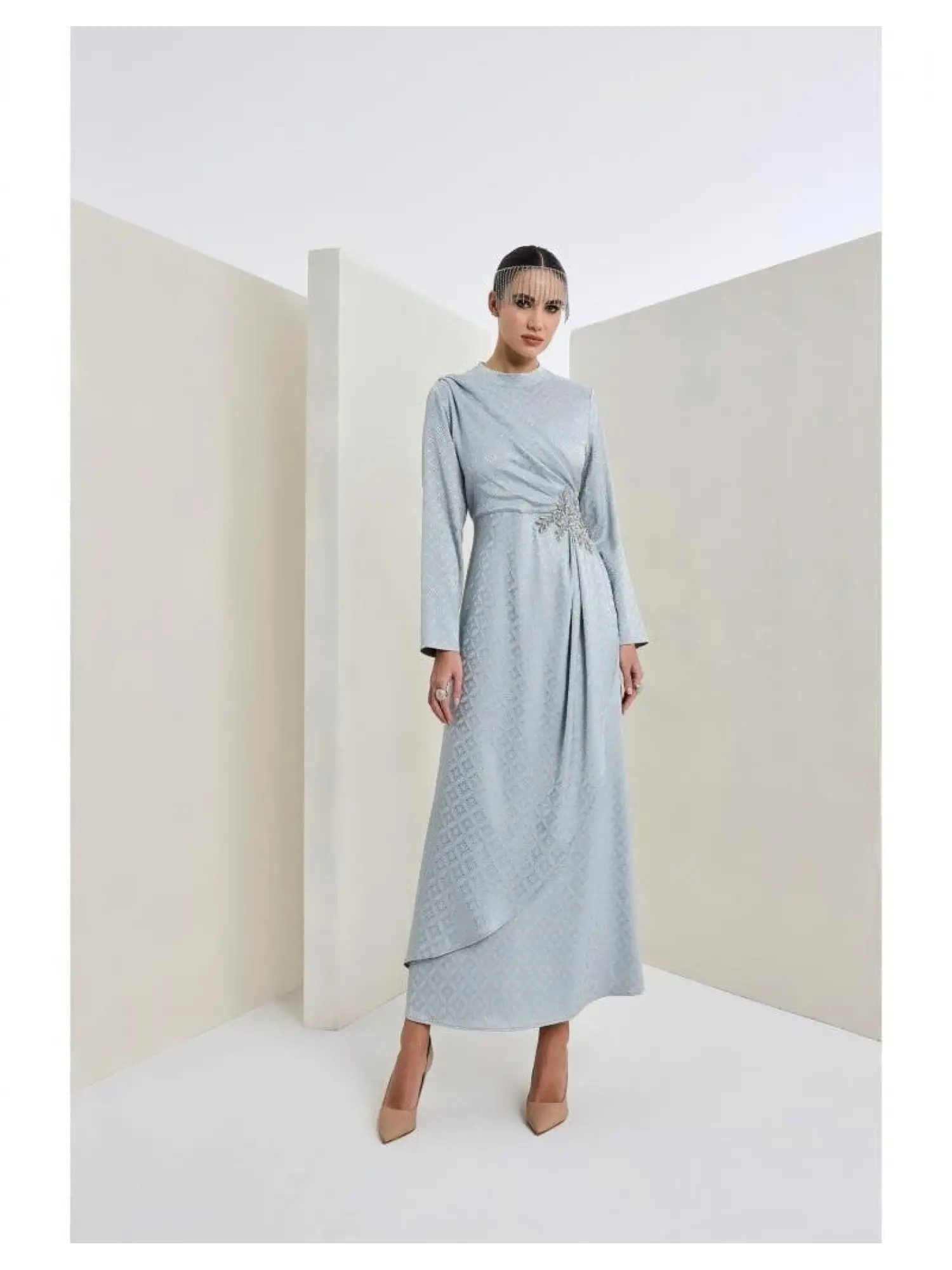 Almarwah Önden Drapeli Beli Taş Detaylı Tesettür Abiye Elbise 90479