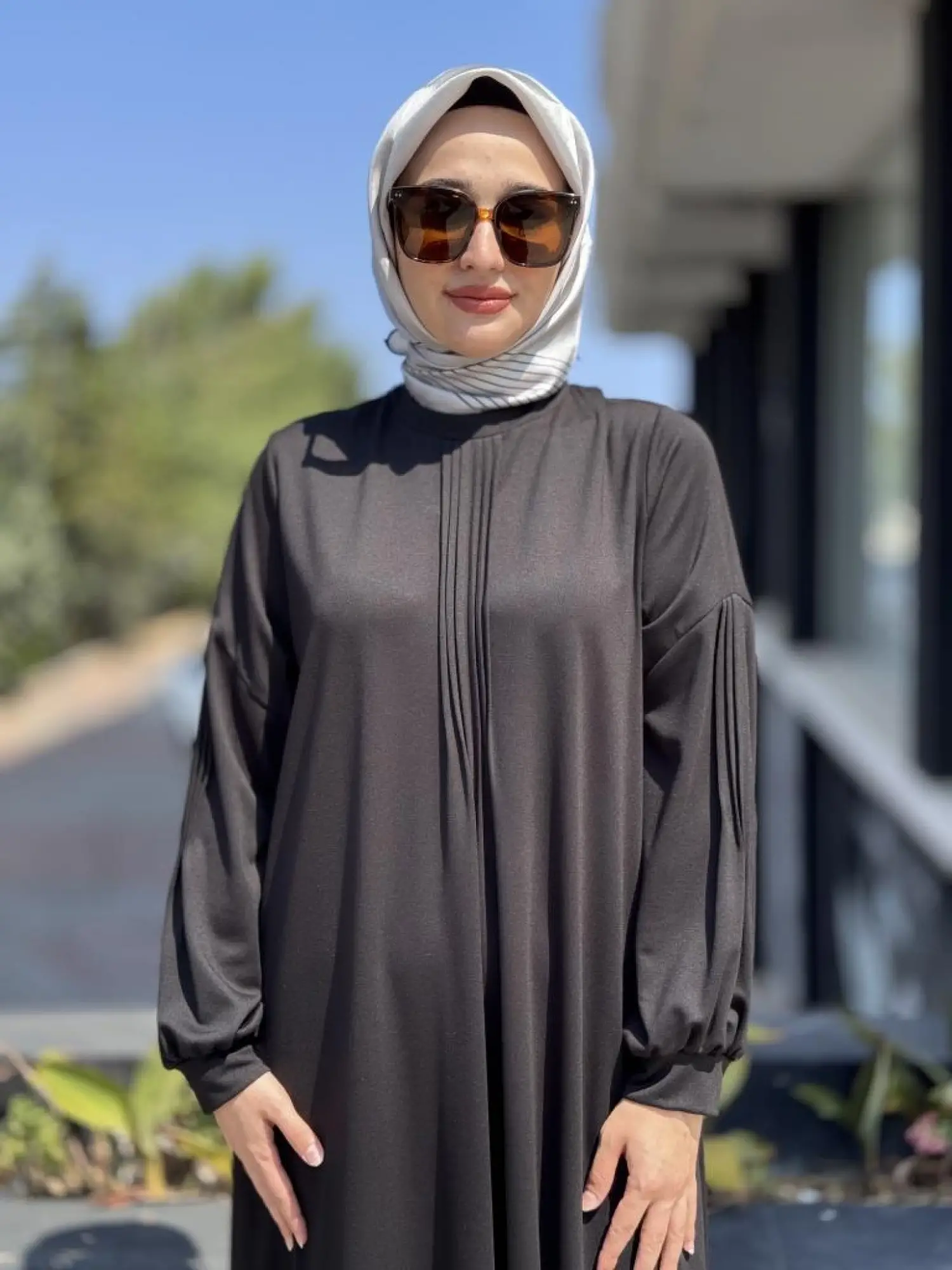 Almarwah Önü ve Kolu Drape Detaylı Elbise 303870
