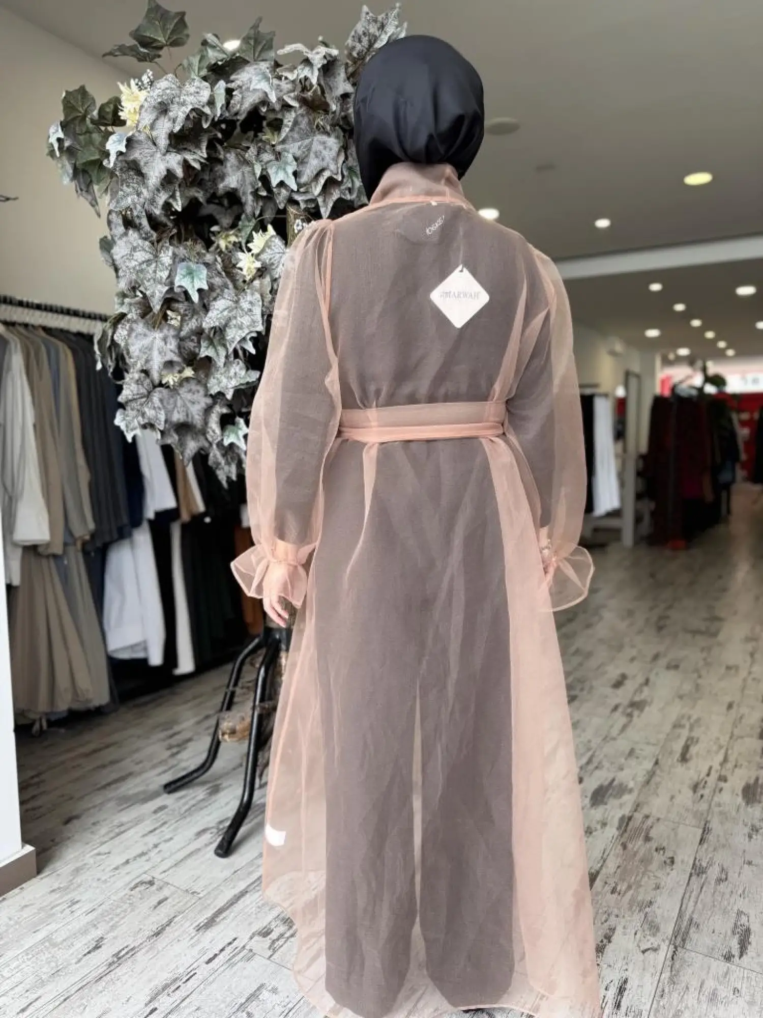 Almarwah Yakası Boncuk İşlemeli Organze Kap 90518