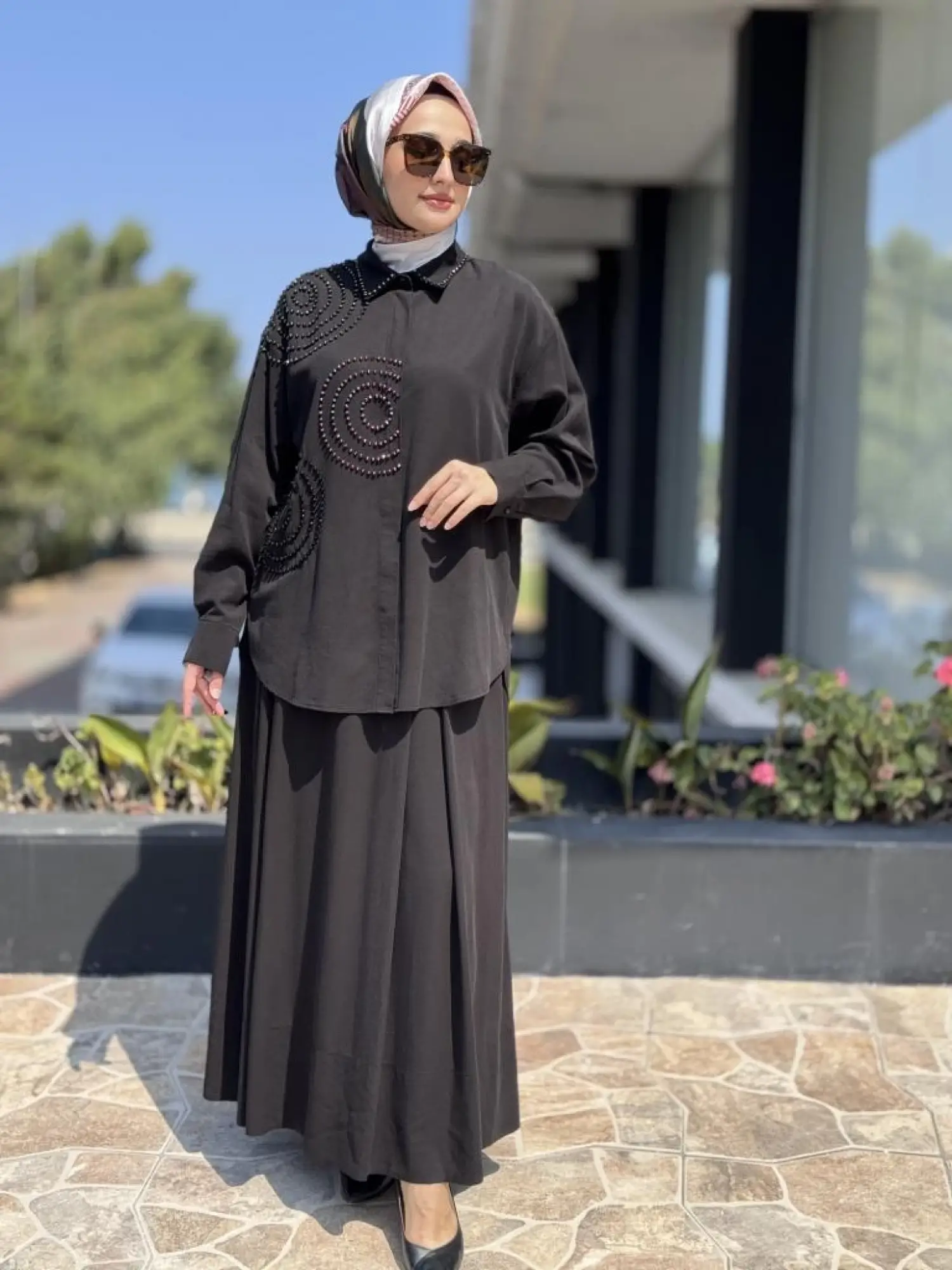 Almarwah Yakası Ve Önü Kristal Taş İşlemeli Gömlek 101987