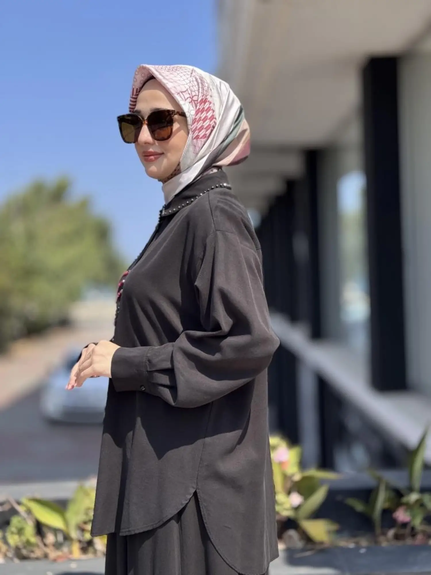 Almarwah Yakası Ve Önü Kristal Taş İşlemeli Gömlek 101987