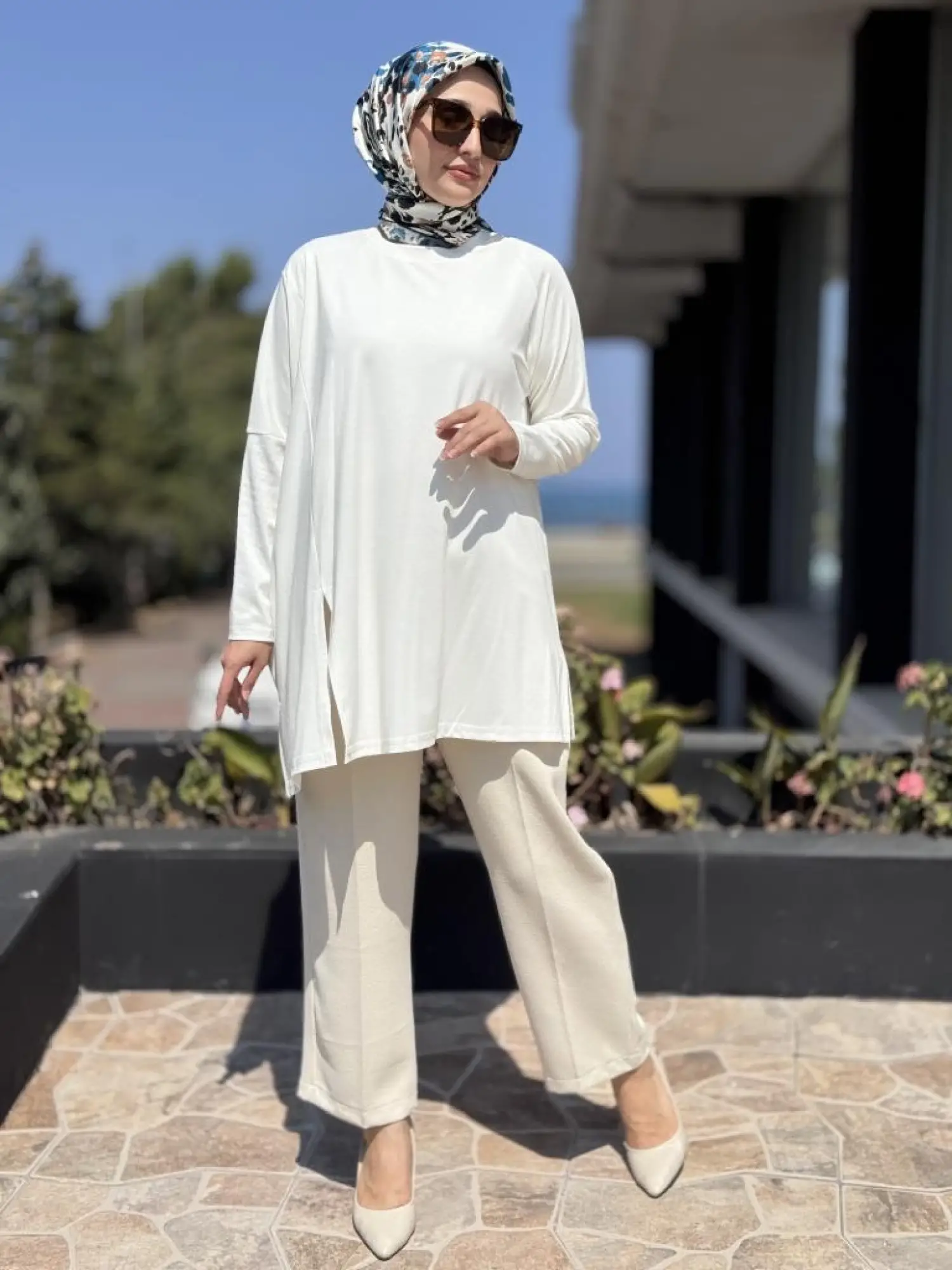 Almarwah Yandan Yırtmaçlı Viscon Tunik 102227