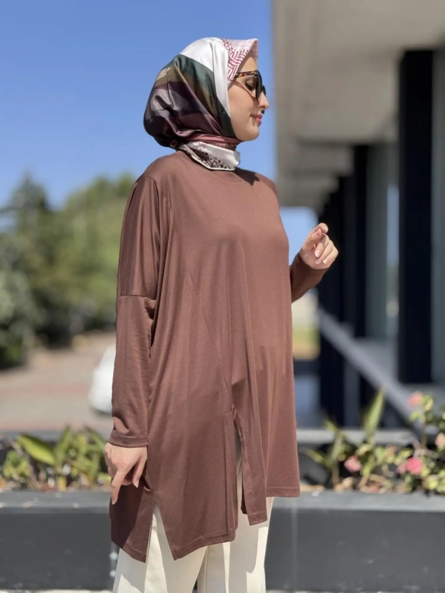 Almarwah Yandan Yırtmaçlı Viscon Tunik 102227