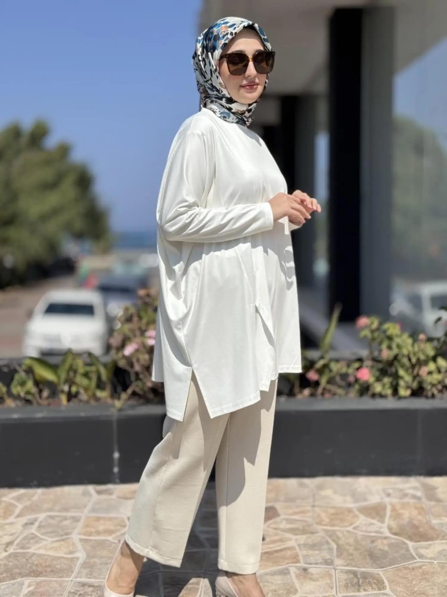 Almarwah Yandan Yırtmaçlı Viscon Tunik 102227