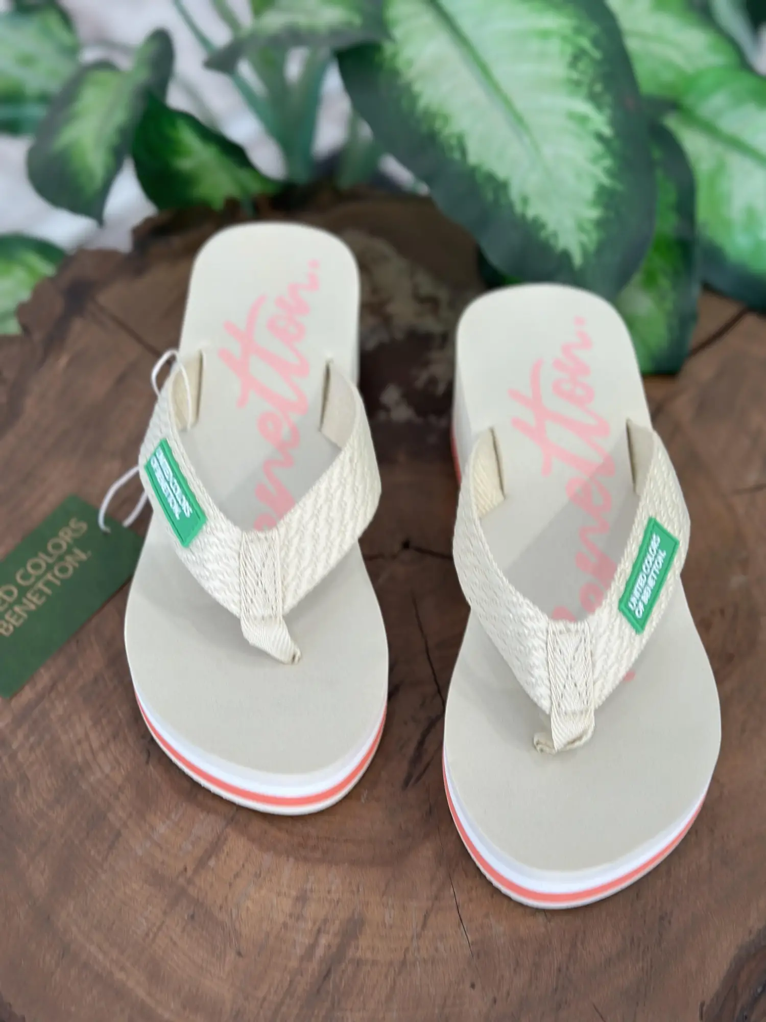 Benetton Dolgu Topuklu Parmak Arası Terlik BNI10218