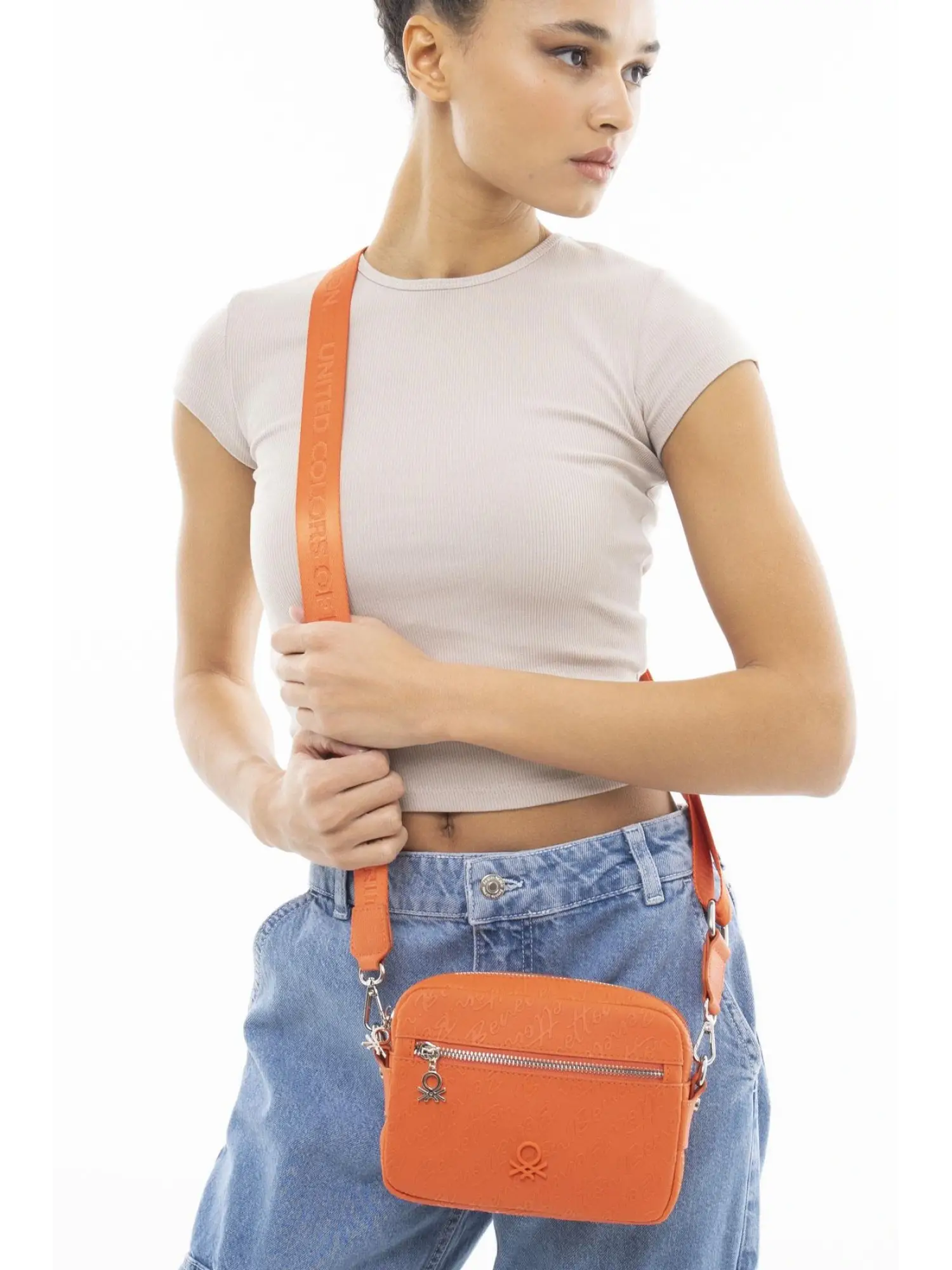 Benetton Monogram Yazılı Fermuarlı Çapraz Çanta BNT1059