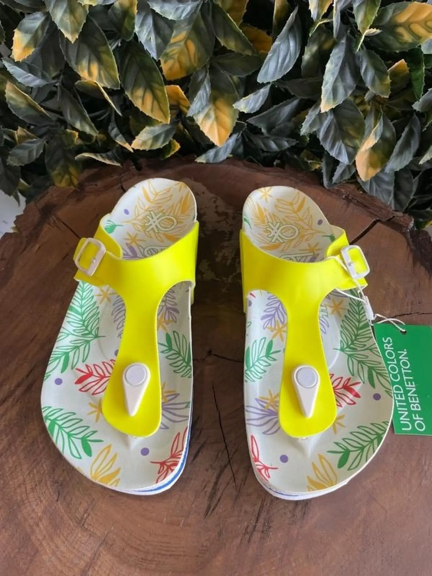 Benetton Parmak Arası Renkli Terlik BN1026