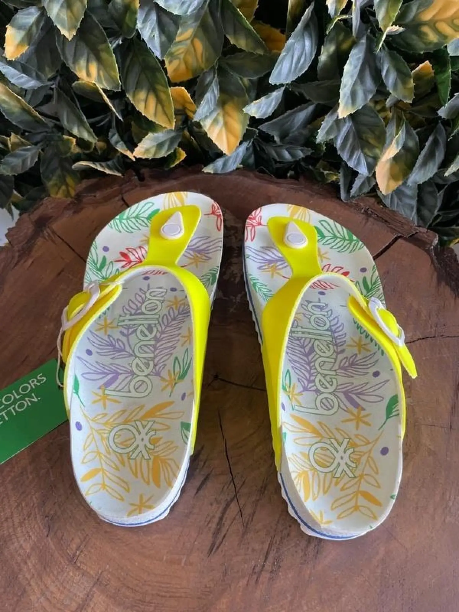 Benetton Parmak Arası Renkli Terlik BN1026