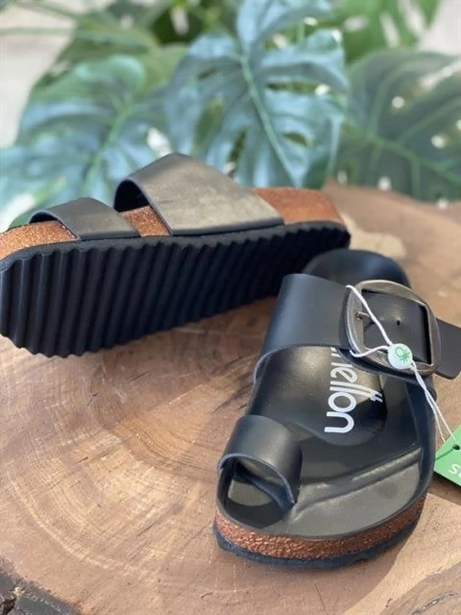 Benetton Parmakarası Tokalı Kadın Terlik 1230