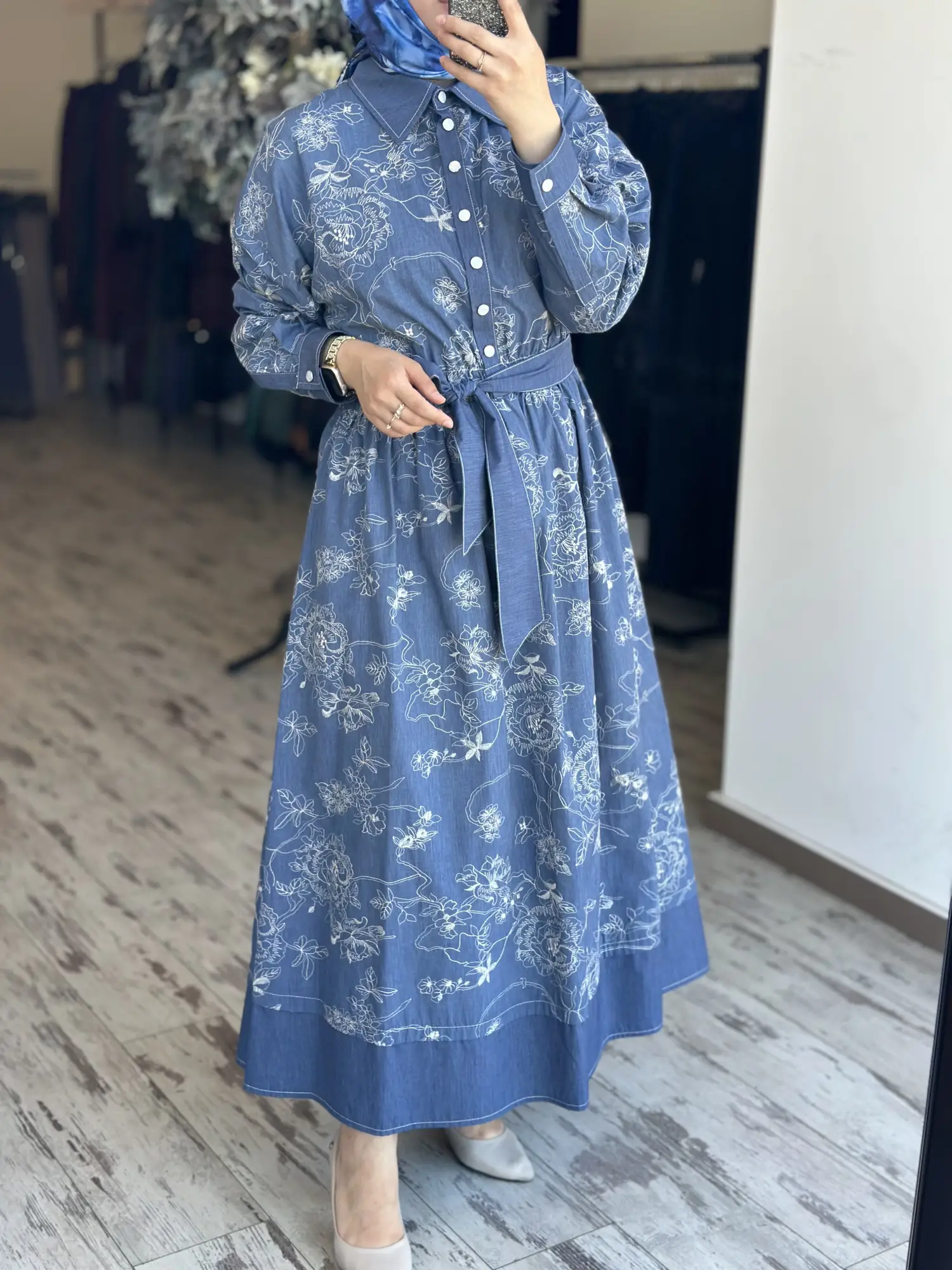 Clande Çiçek Nakış Desenli Denim Elbise