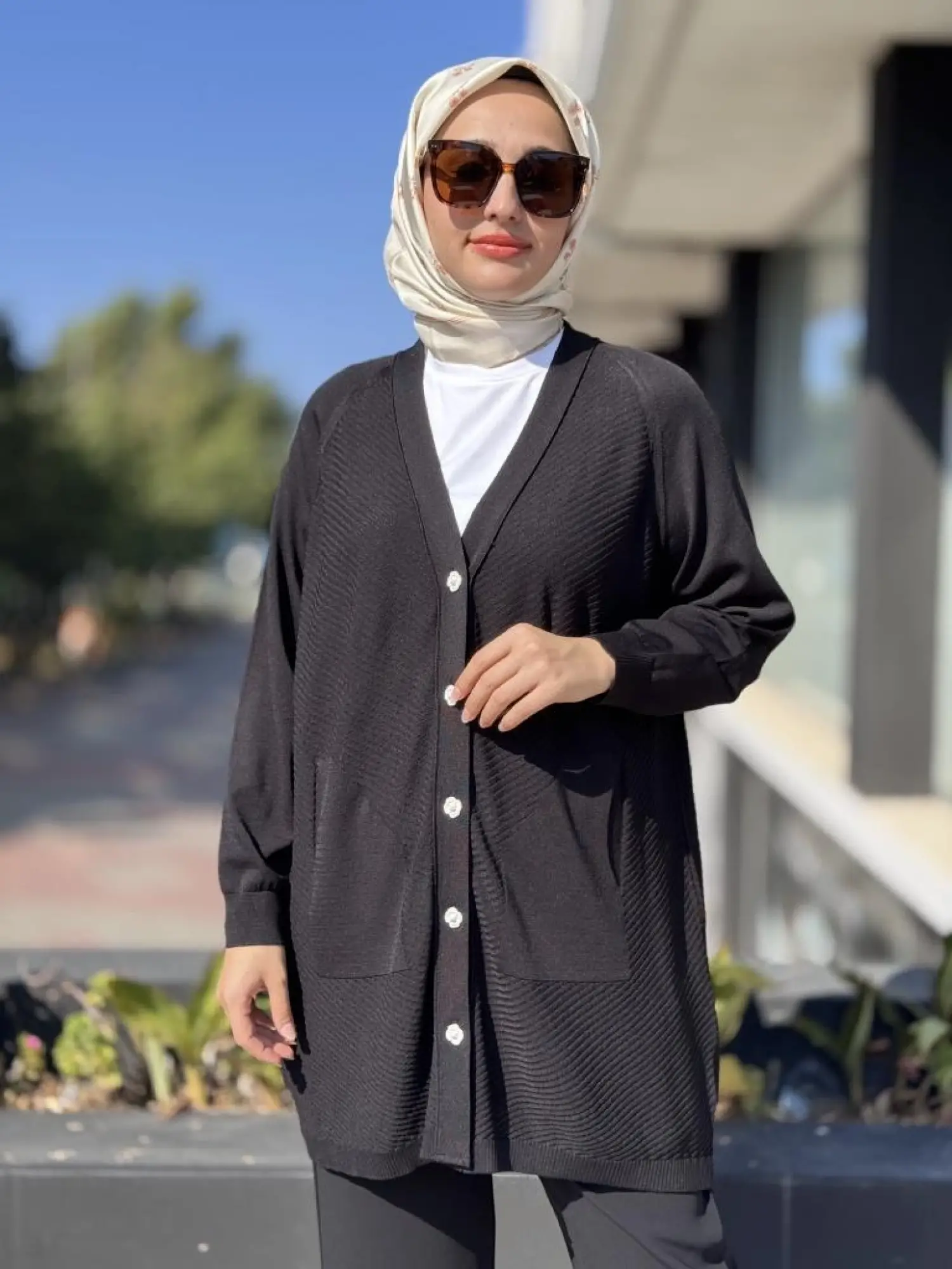 Ghisa Cep ve Düğme Detaylı Triko Hırka 3184