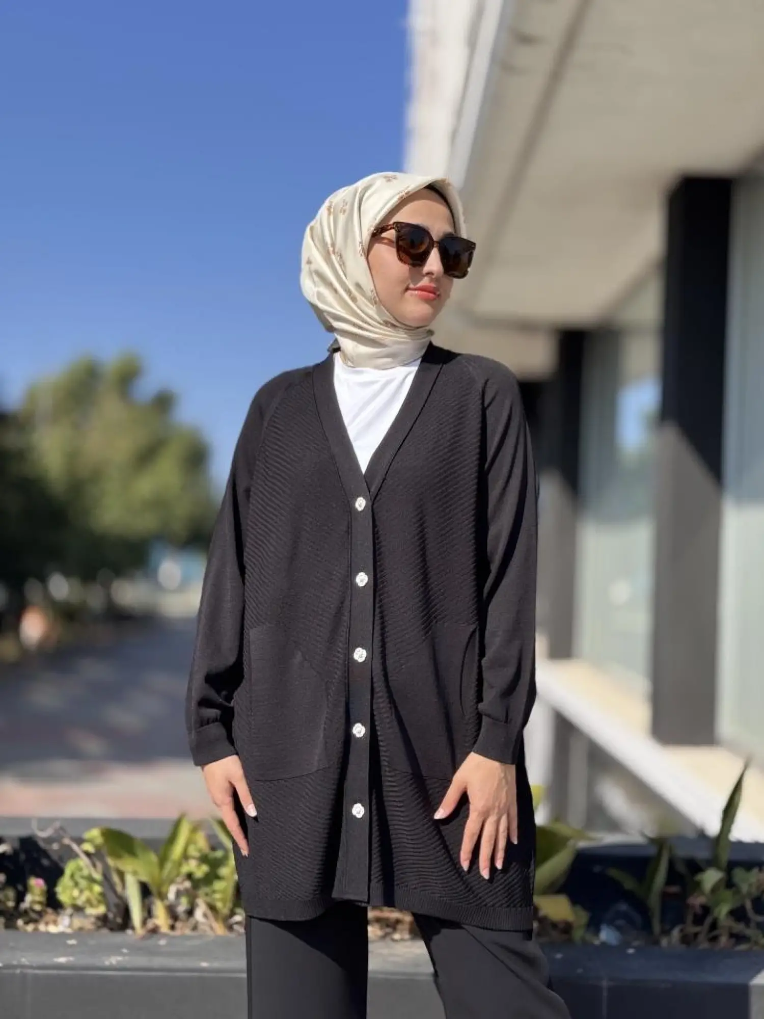 Ghisa Cep ve Düğme Detaylı Triko Hırka 3184