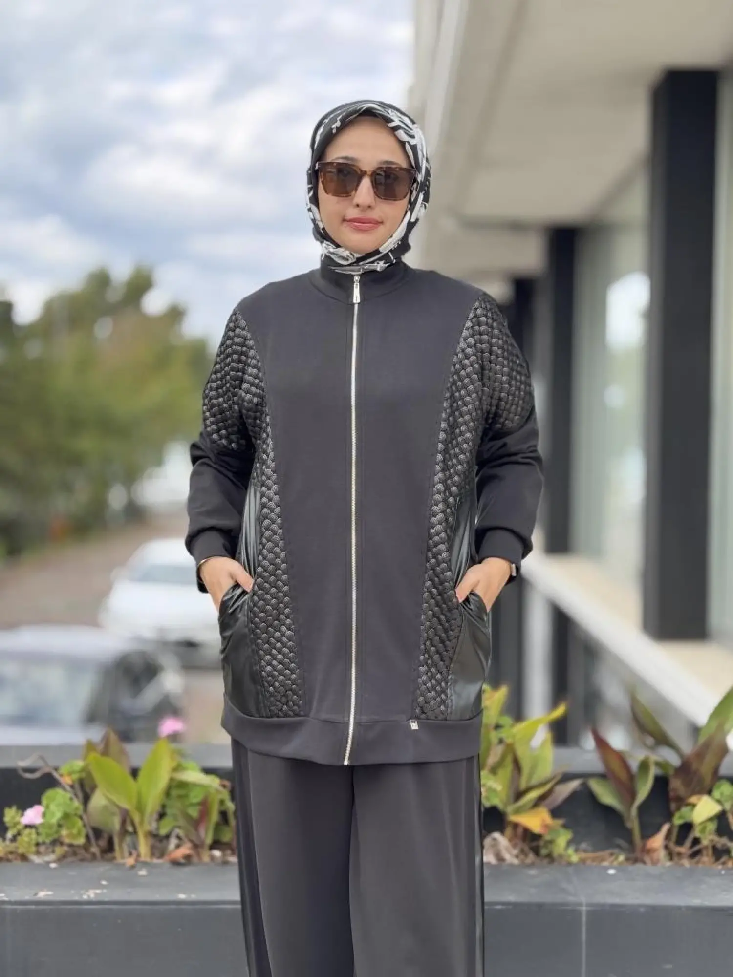 Ghisa Deri ve Payet Detaylı Kap Pantolon Takım G4146