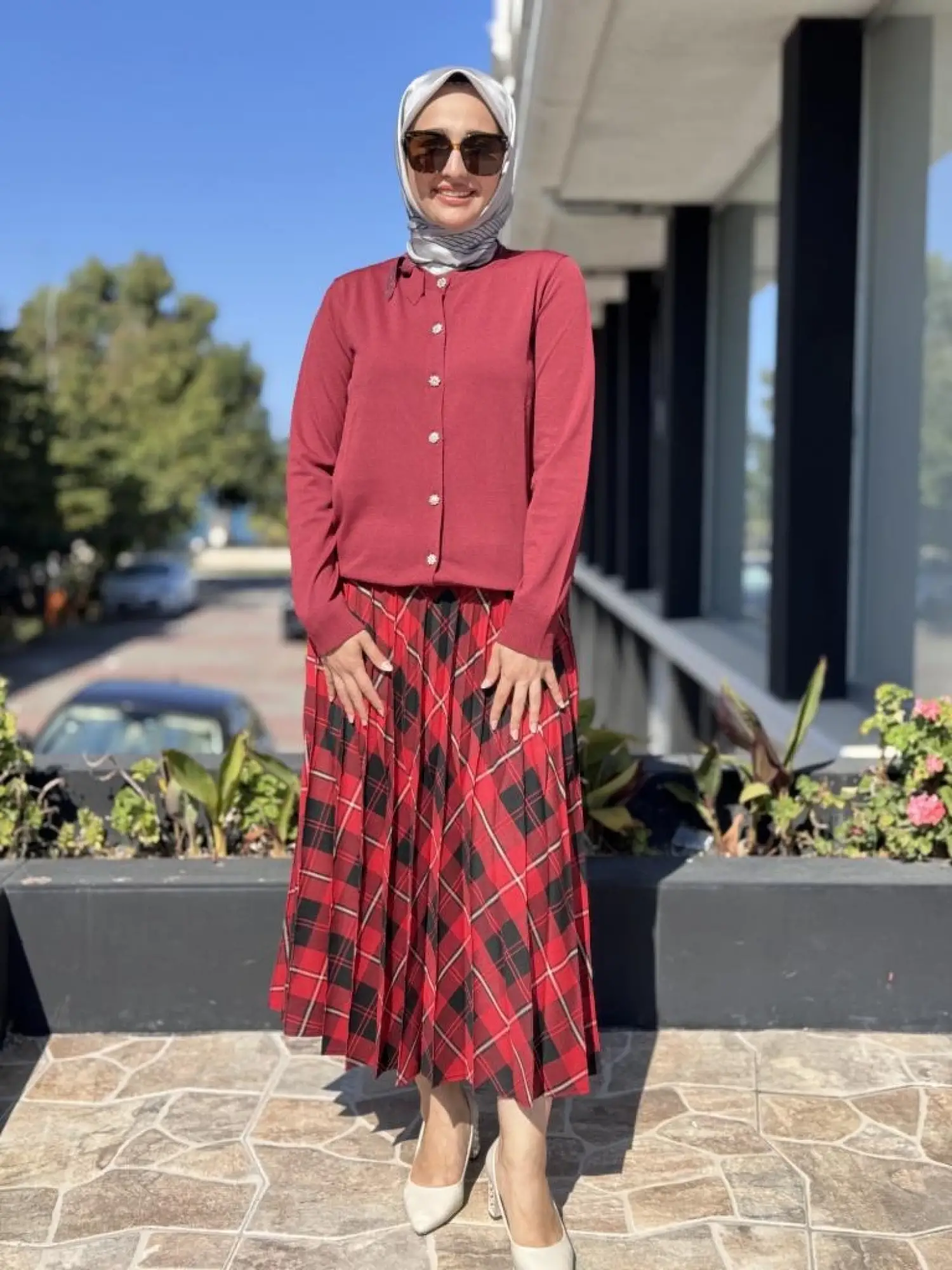 Ghisa Yakası Taşlı Fiyonklu Triko Hırka 3215