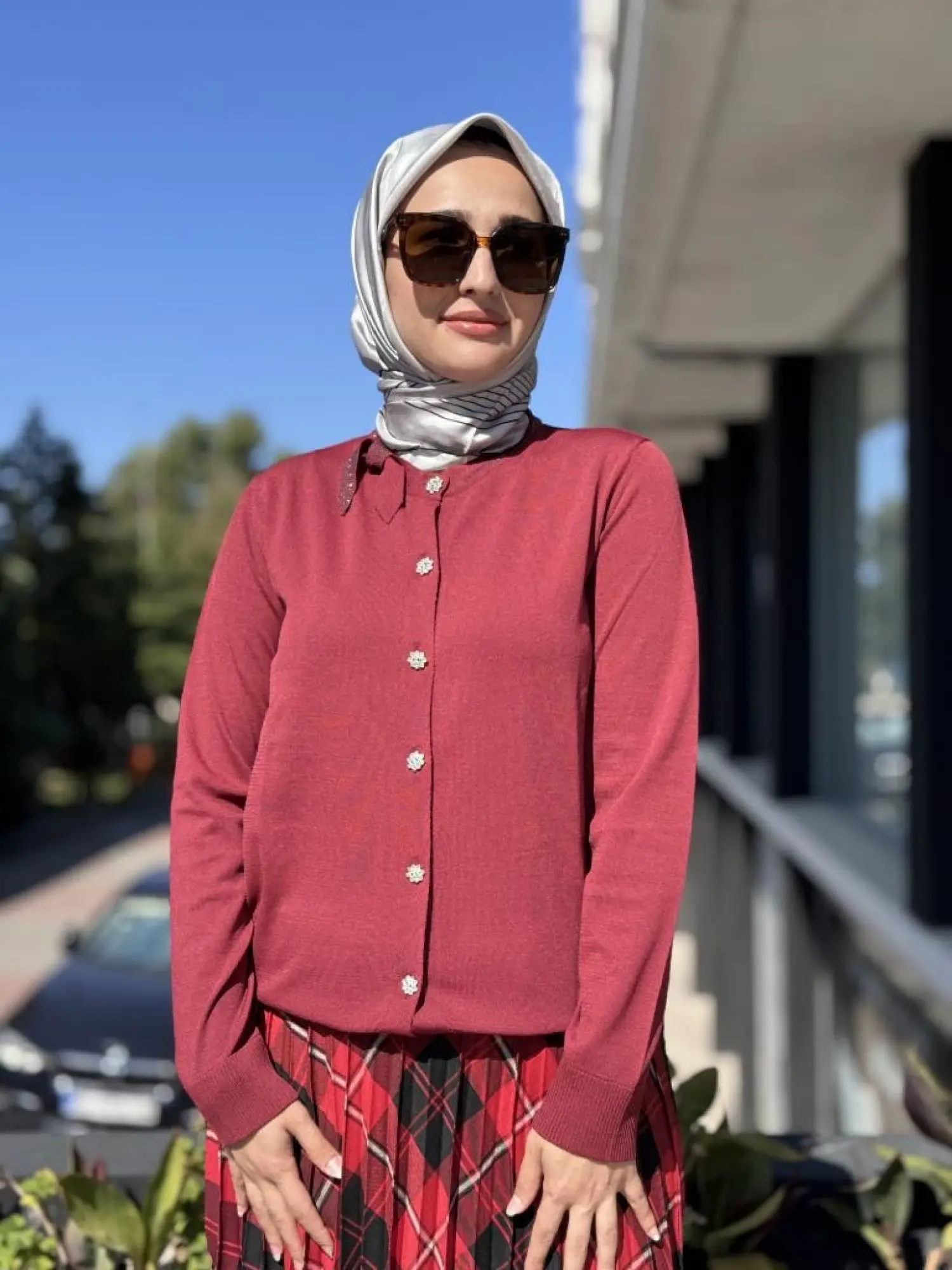 Ghisa Yakası Taşlı Fiyonklu Triko Hırka 3215