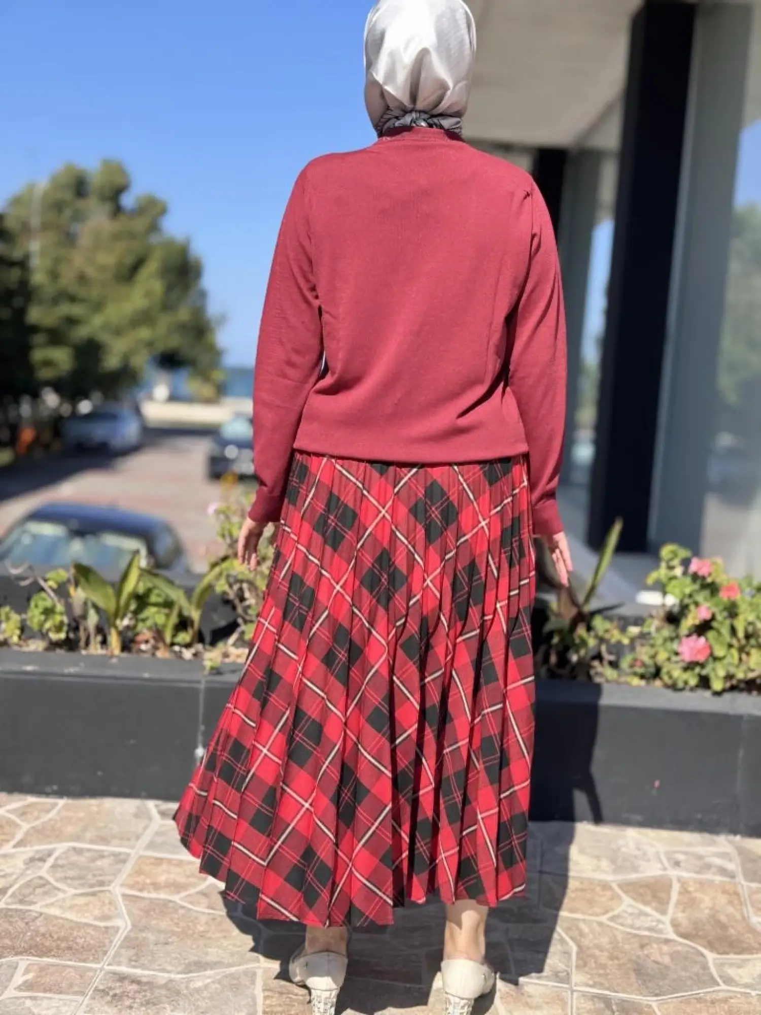 Ghisa Yakası Taşlı Fiyonklu Triko Hırka 3215