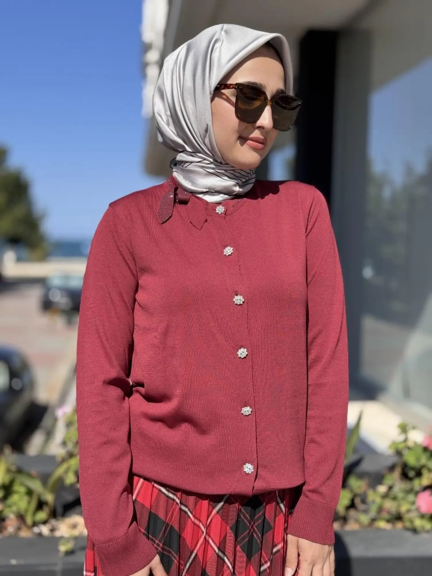 Ghisa Yakası Taşlı Fiyonklu Triko Hırka 3215