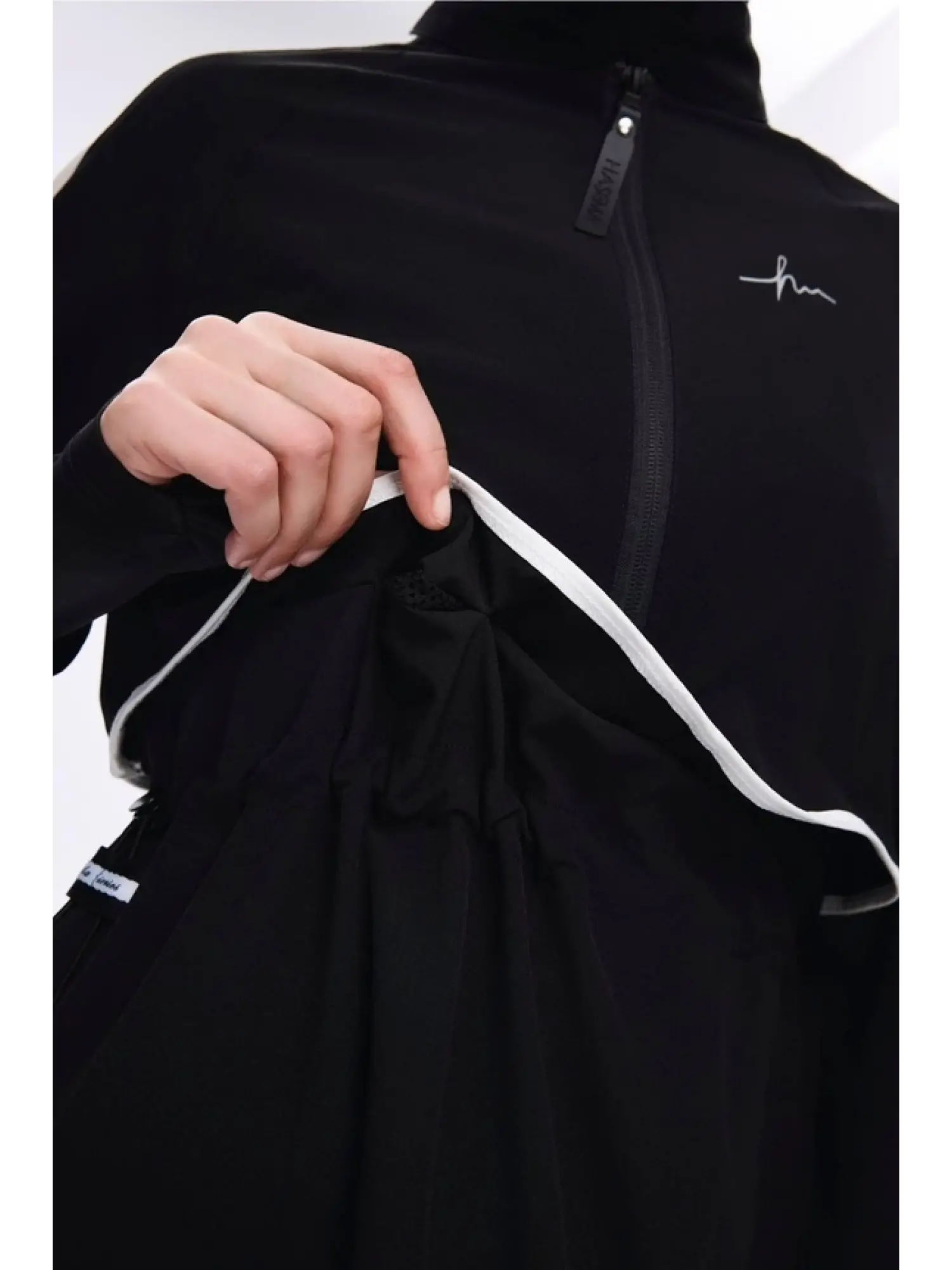 Haşema Esila H-Per Serisi 6 Parça Jileli Siyah-Beyaz Tam Tesettür Mayo Takımı HSM3125