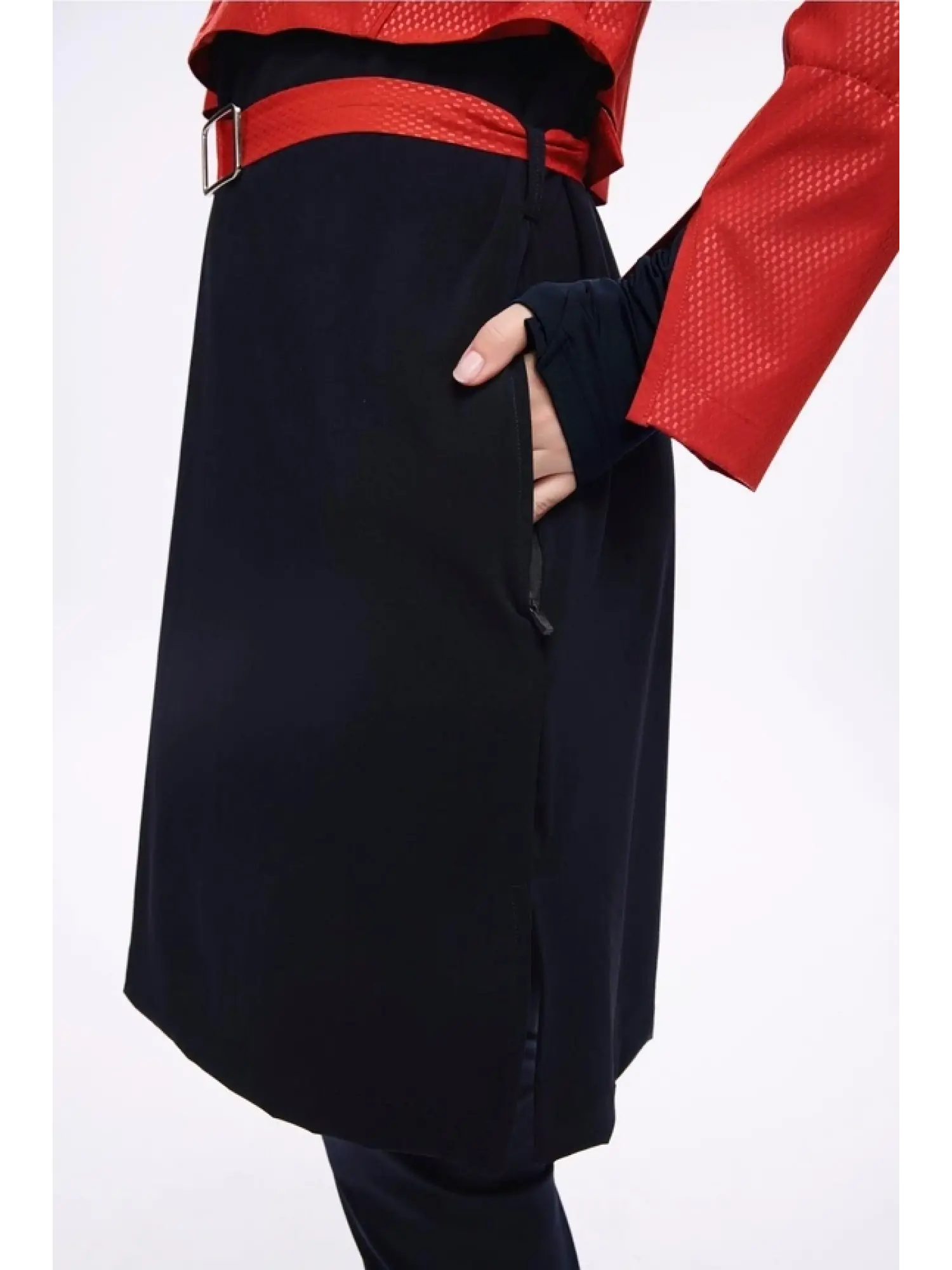 Haşema Kemer Toka Detaylı 5 Parça Kırmızı-Siyah Mayo Takımı HSM5052